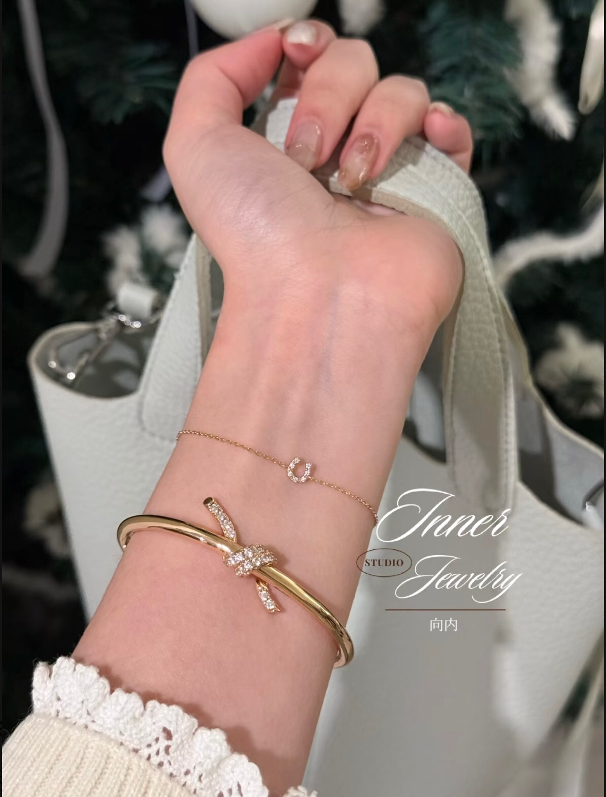 【Tiffany*帝芙尼最新款🆕🆕玫瑰金镶钻绳结手镯】一致官网黄铜材质，非常的上镜‼️设计很特别值得入手