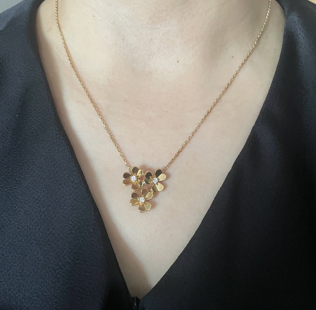 Van Cleef Arpels Frivole necklace Yellow gold with diamond accents white gold with diamond accents rose gold with diamond accents 42cm