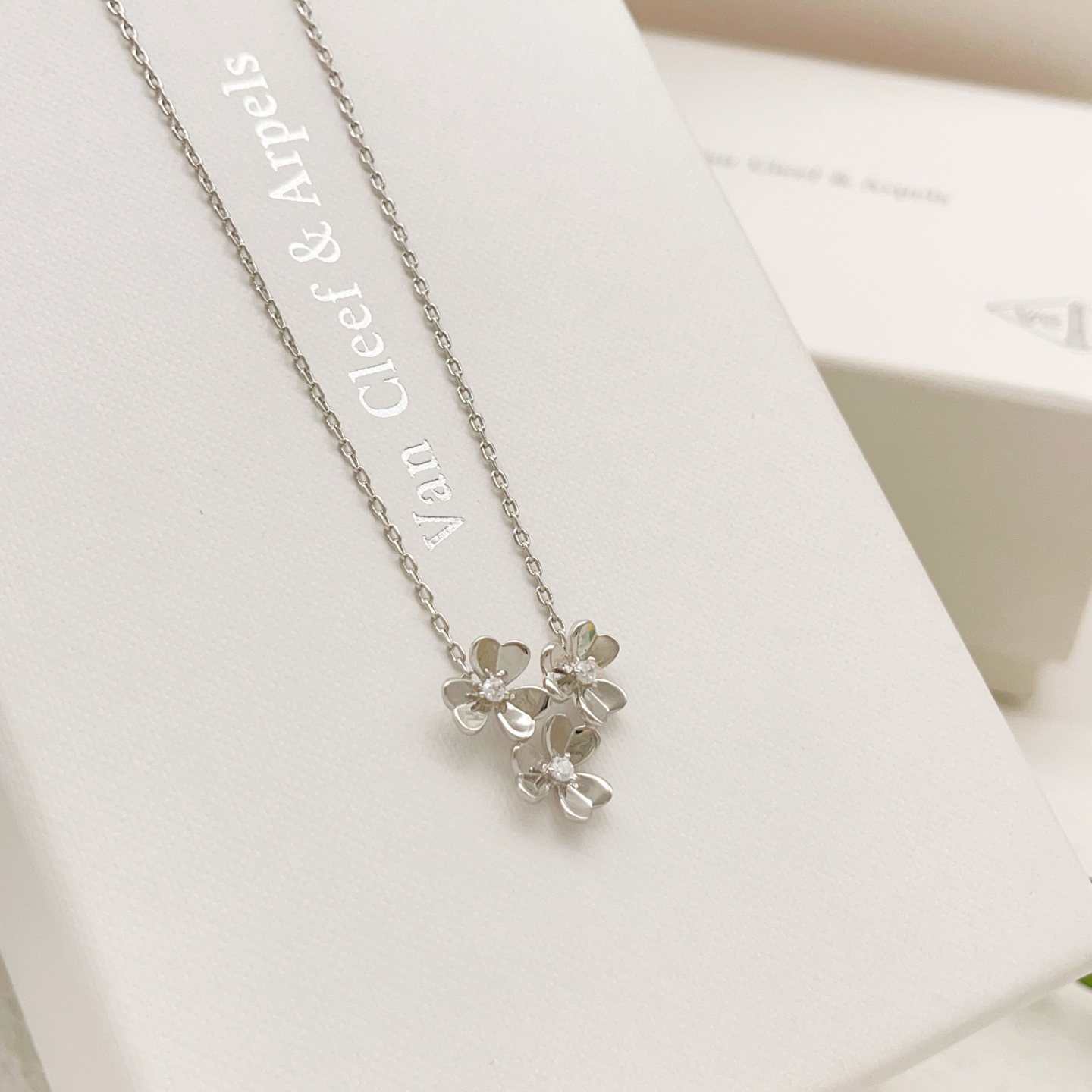 Van Cleef Arpels Frivole necklace 18K white gold with diamond accents 42cm
