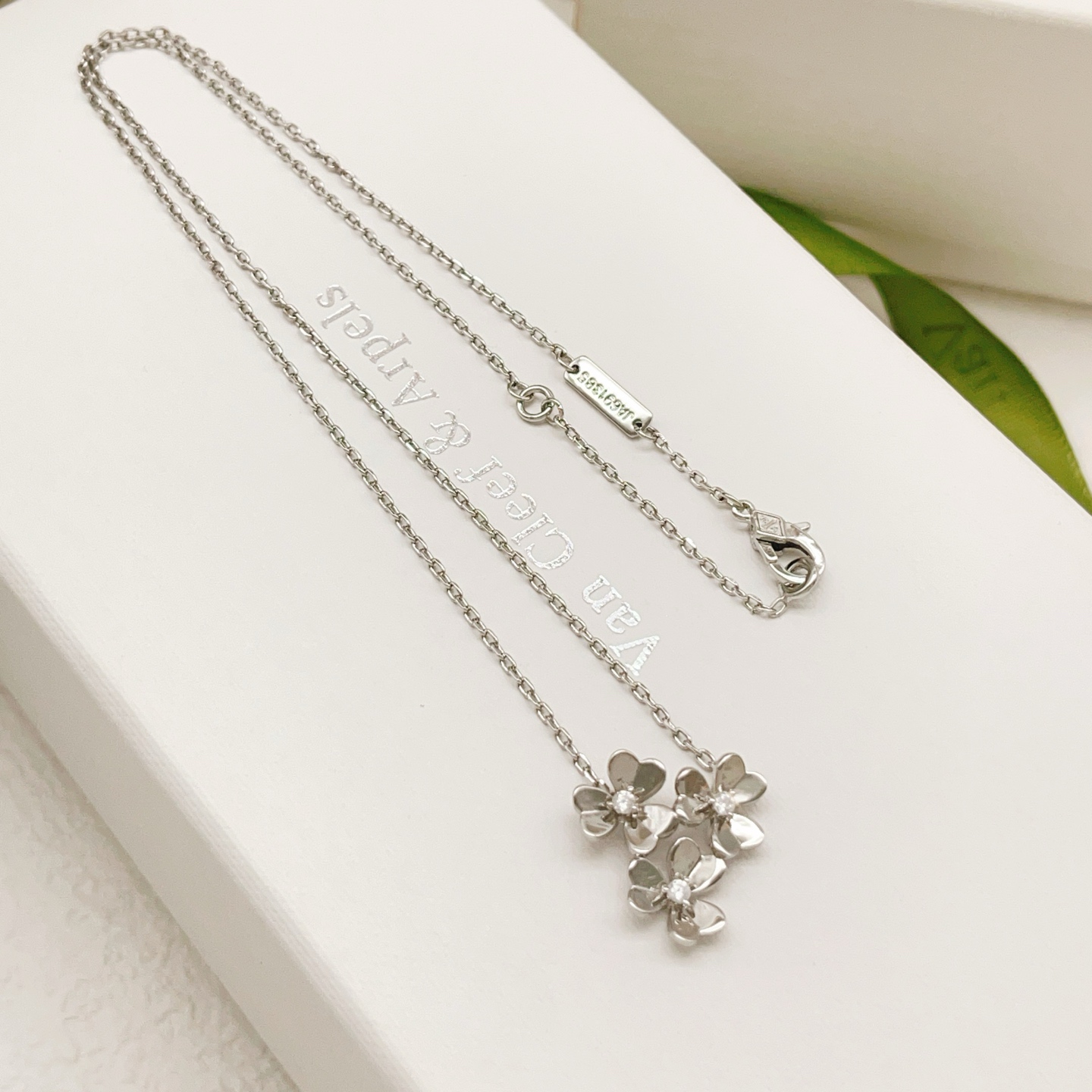 Van Cleef Arpels Frivole necklace 18K white gold with diamond accents 42cm