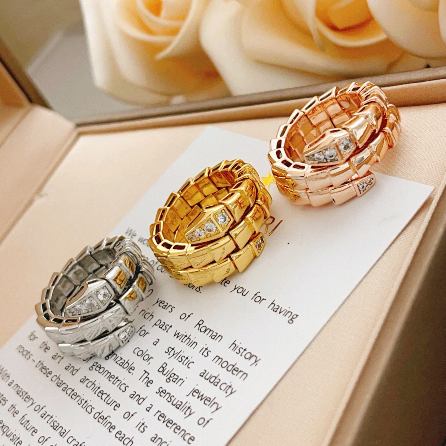 大小尺寸:6号、7号、8号【BVLGARI宝格丽最新款🆕🆕金色镶钻光面三圈灵蛇戒指】一致官网黄铜材质，非