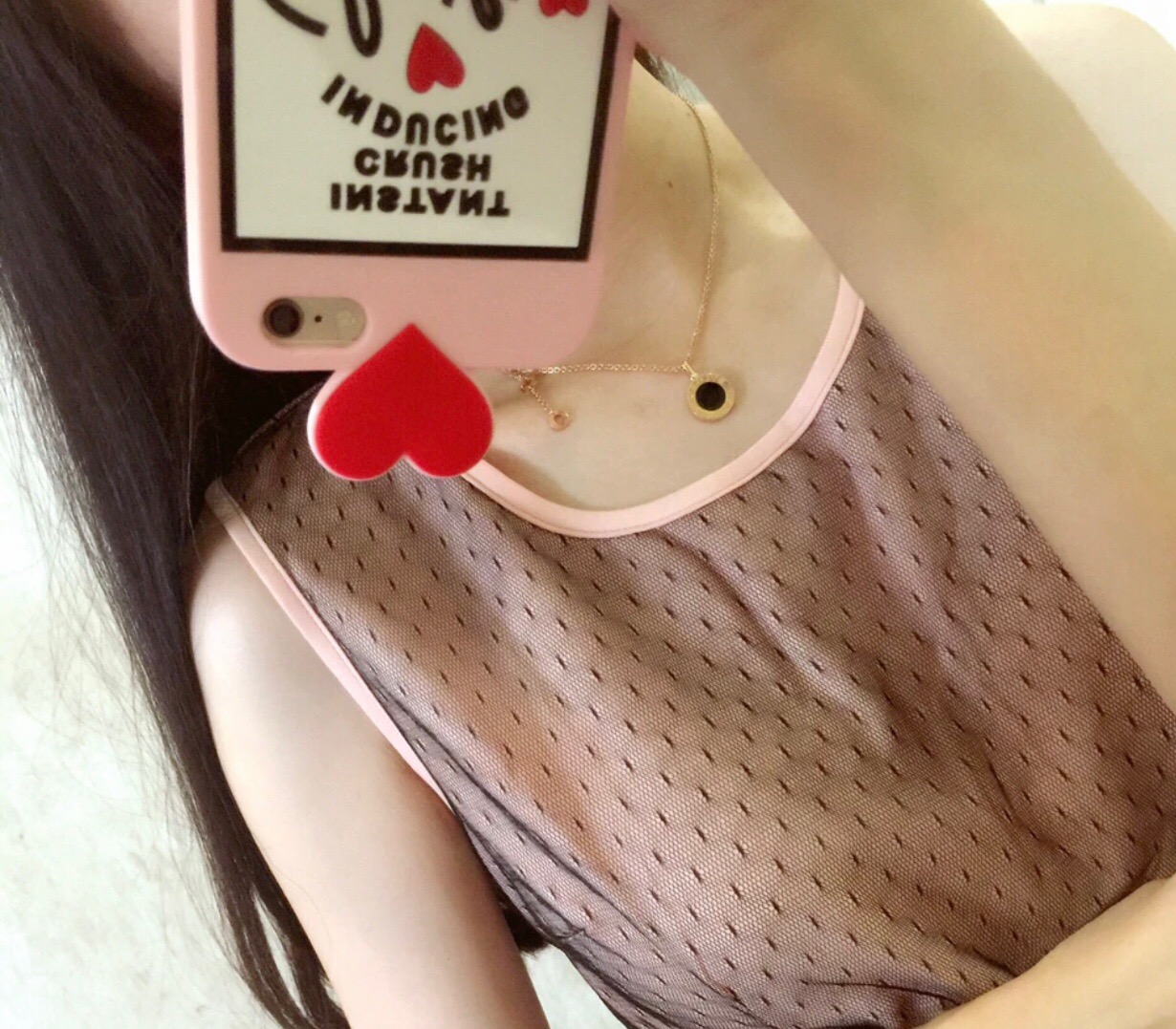 【BVLGARI宝格丽最新款🆕🆕玫瑰金黑白钻圆形项链】一致官网黄铜材质，非常的上镜‼️设计很特别值得入手