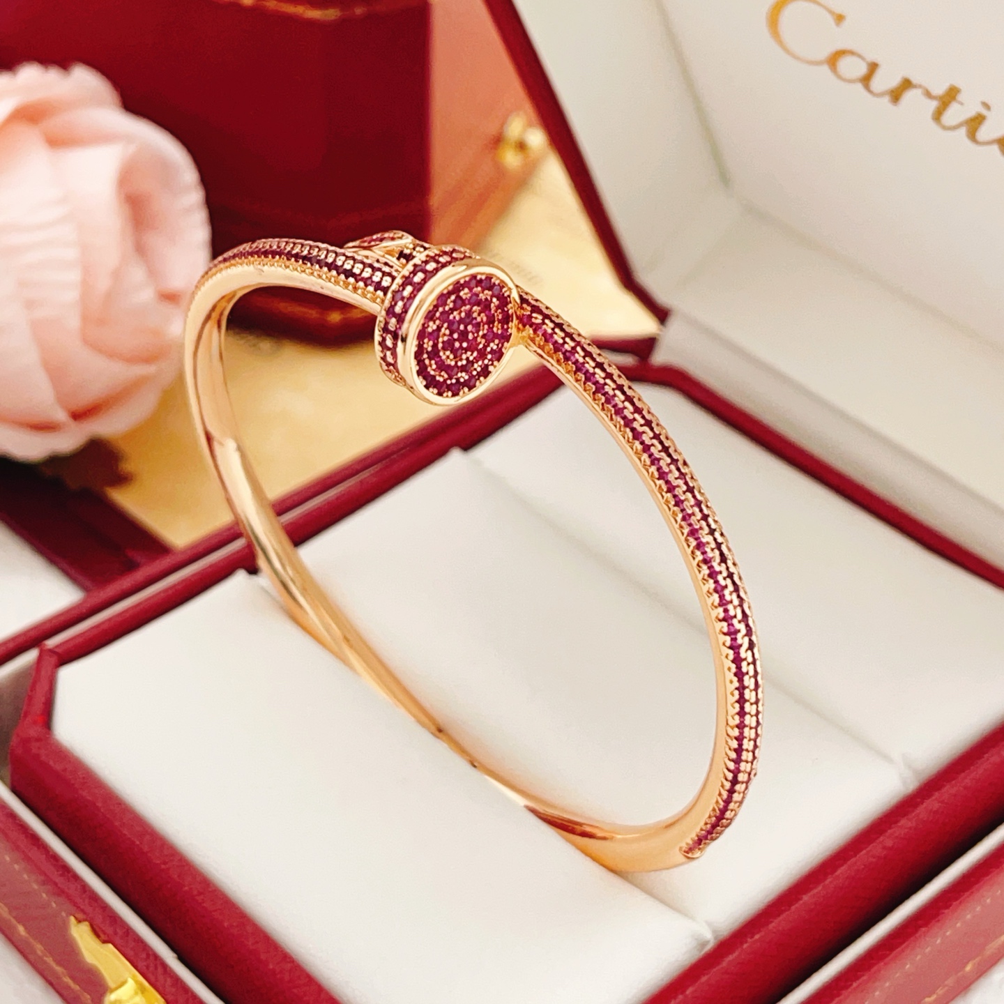 大小尺寸:17均码【Cartie*卡地亚最新款🆕🆕玫瑰金紫钻钉子手镯】一致官网黄铜材质，非常的上镜‼️设