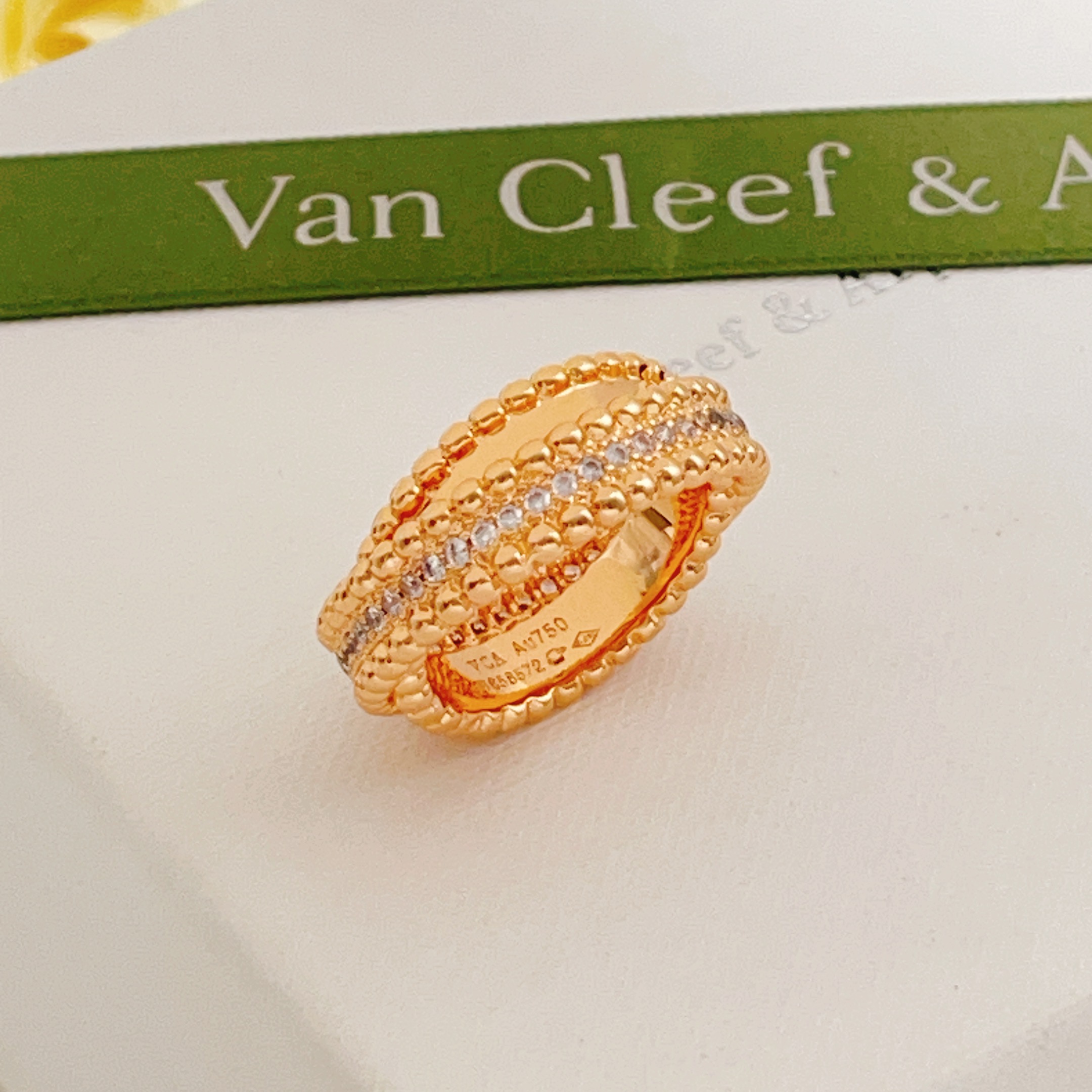 Anillo Van Cleef Arpels Perlee oro amarillo de 18 quilates con diamantes transparentes nº 7