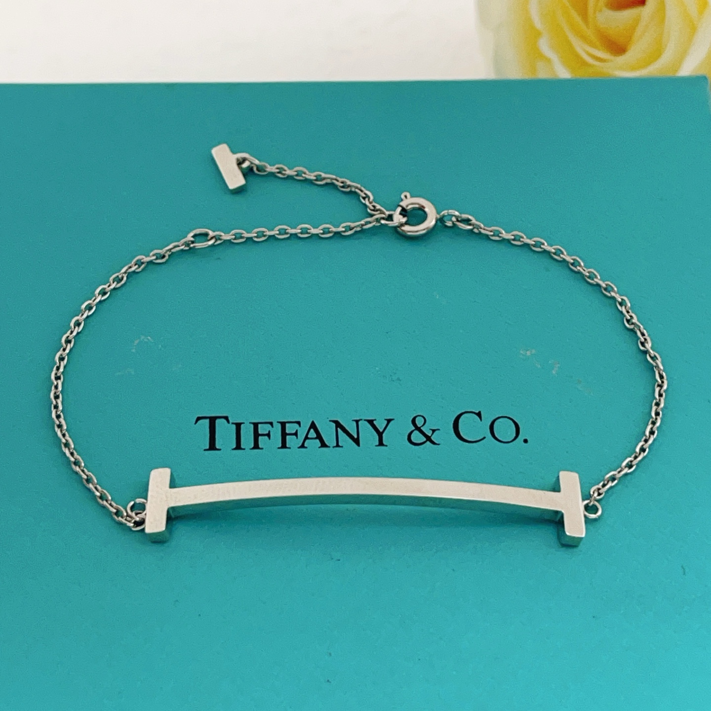 【Tiffany*帝芙尼最新款🆕🆕银色光面笑脸大号手链】一致官网黄铜材质，非常的上镜‼️设计很特别值得入