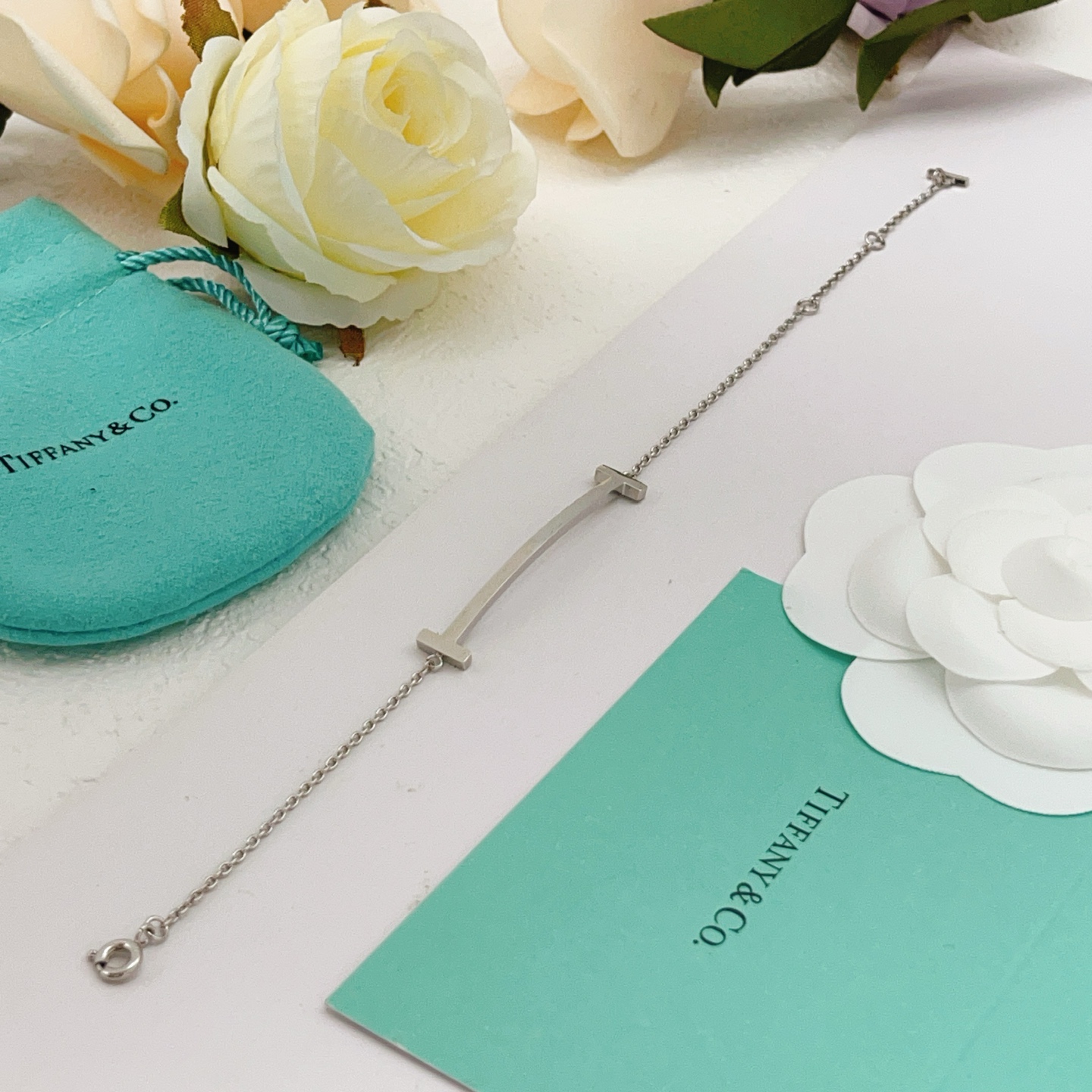【Tiffany*帝芙尼最新款🆕🆕银色光面笑脸大号手链】一致官网黄铜材质，非常的上镜‼️设计很特别值得入