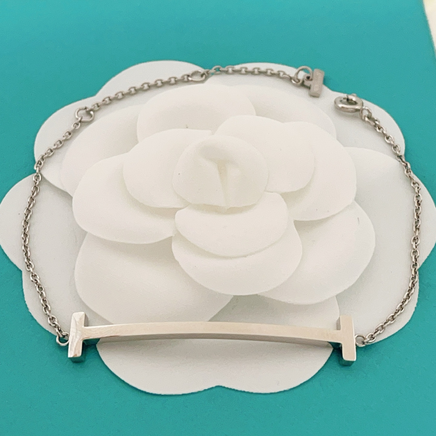 【Tiffany*帝芙尼最新款🆕🆕银色光面笑脸大号手链】一致官网黄铜材质，非常的上镜‼️设计很特别值得入