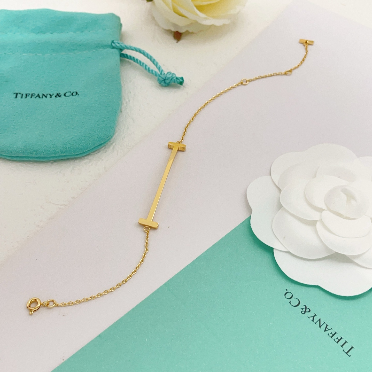 【Tiffany*帝芙尼最新款🆕🆕金色光面笑脸大号手链】一致官网黄铜材质，非常的上镜‼️设计很特别值得入