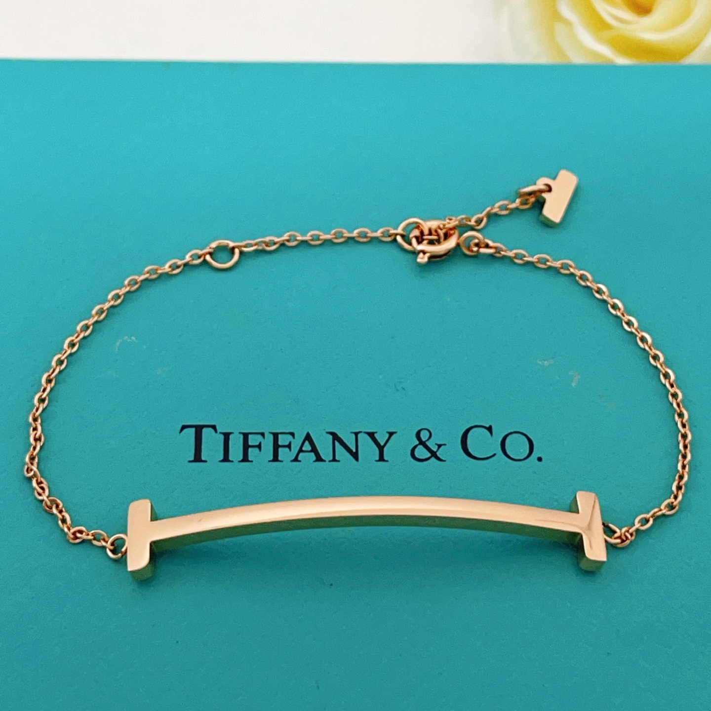 【Tiffany*帝芙尼最新款🆕🆕玫瑰金光面笑脸大号手链】一致官网黄铜材质，非常的上镜‼️设计很特别值得