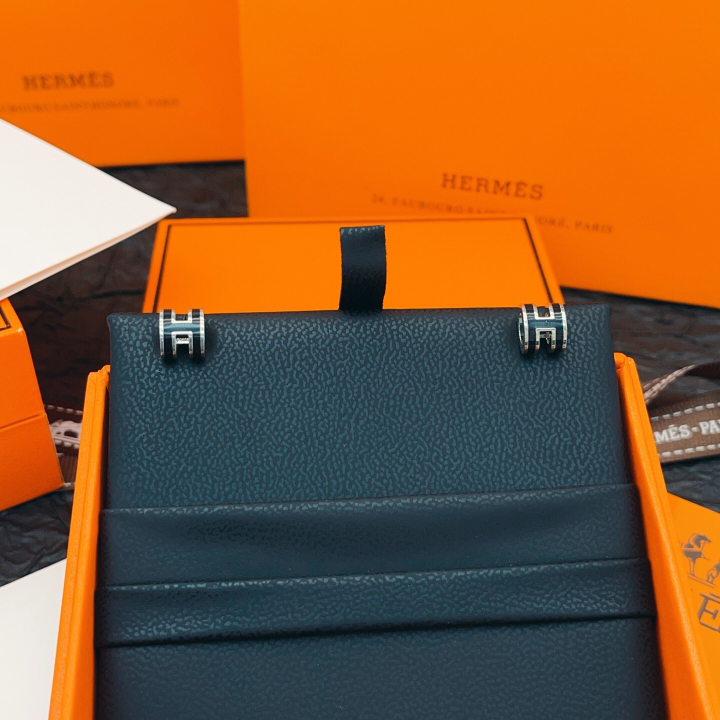 Hermès Haute Joaillerie Fine Jewelry Earrings Necklace Ring Ref 6