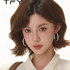 【He@mes爱马仕最新款🆕🆕银色镶钻半圆裤带耳钉】一致官网黄铜材质,非常的上镜‼️设计很特别值得入手 【He@mes爱马仕最新款🆕🆕银色镶钻半圆裤带耳钉】一致官网黄铜材质,非常的上镜‼️设计很特别值得入手