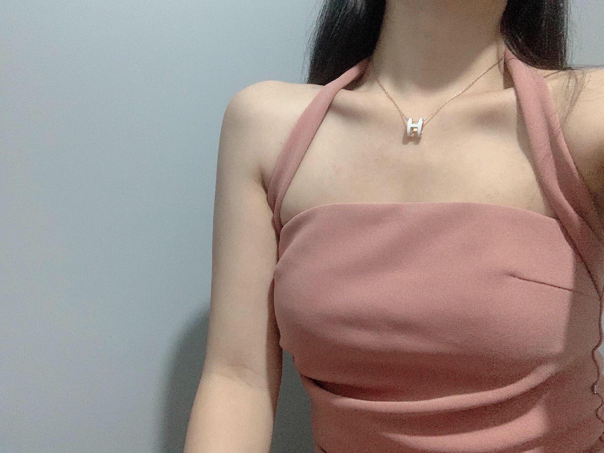 【He@mes爱马仕最新款🆕🆕银色大号白色H项链】一致官网黄铜材质，非常的上镜‼️设计很特别值得入手。高