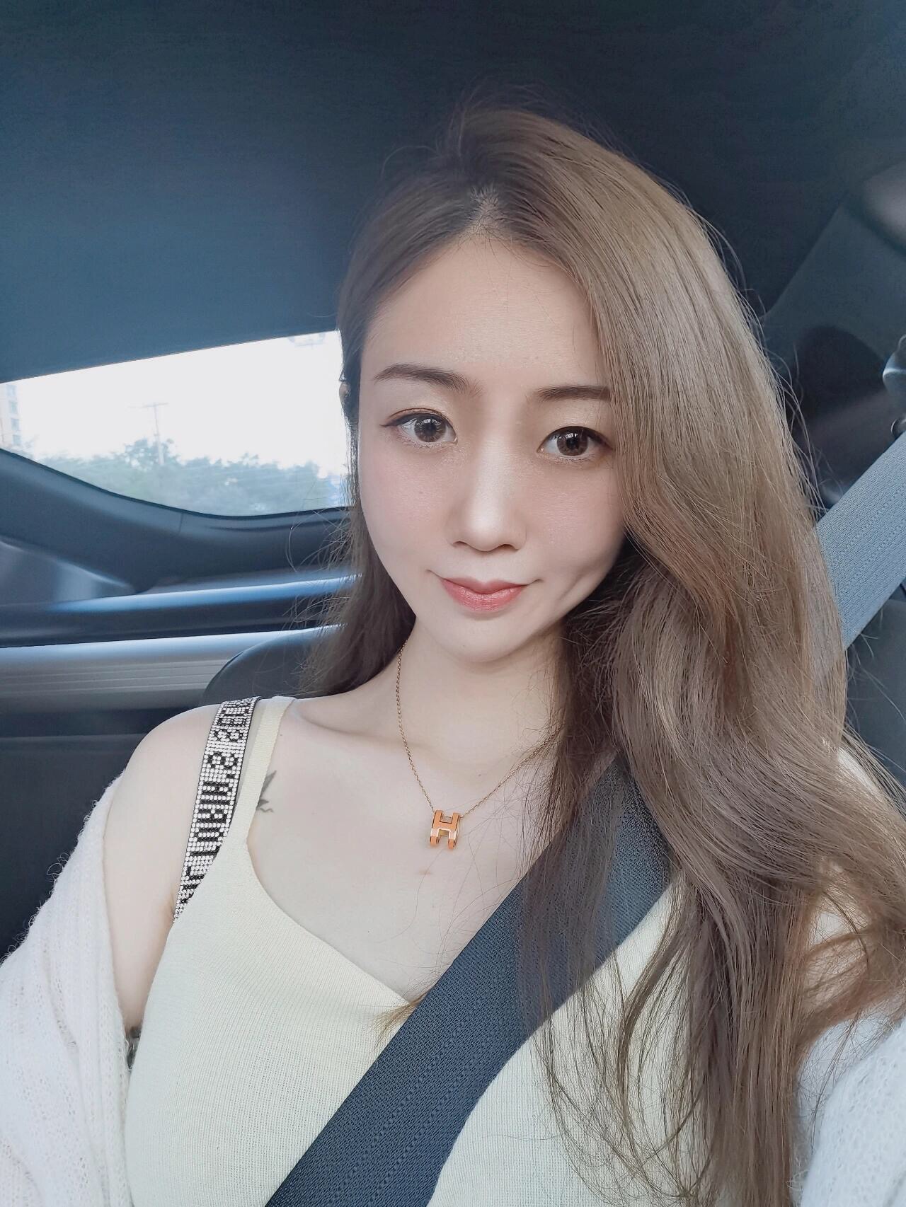 【He@mes爱马仕最新款🆕🆕银色大号橙色H项链】一致官网黄铜材质，非常的上镜‼️设计很特别值得入手。高