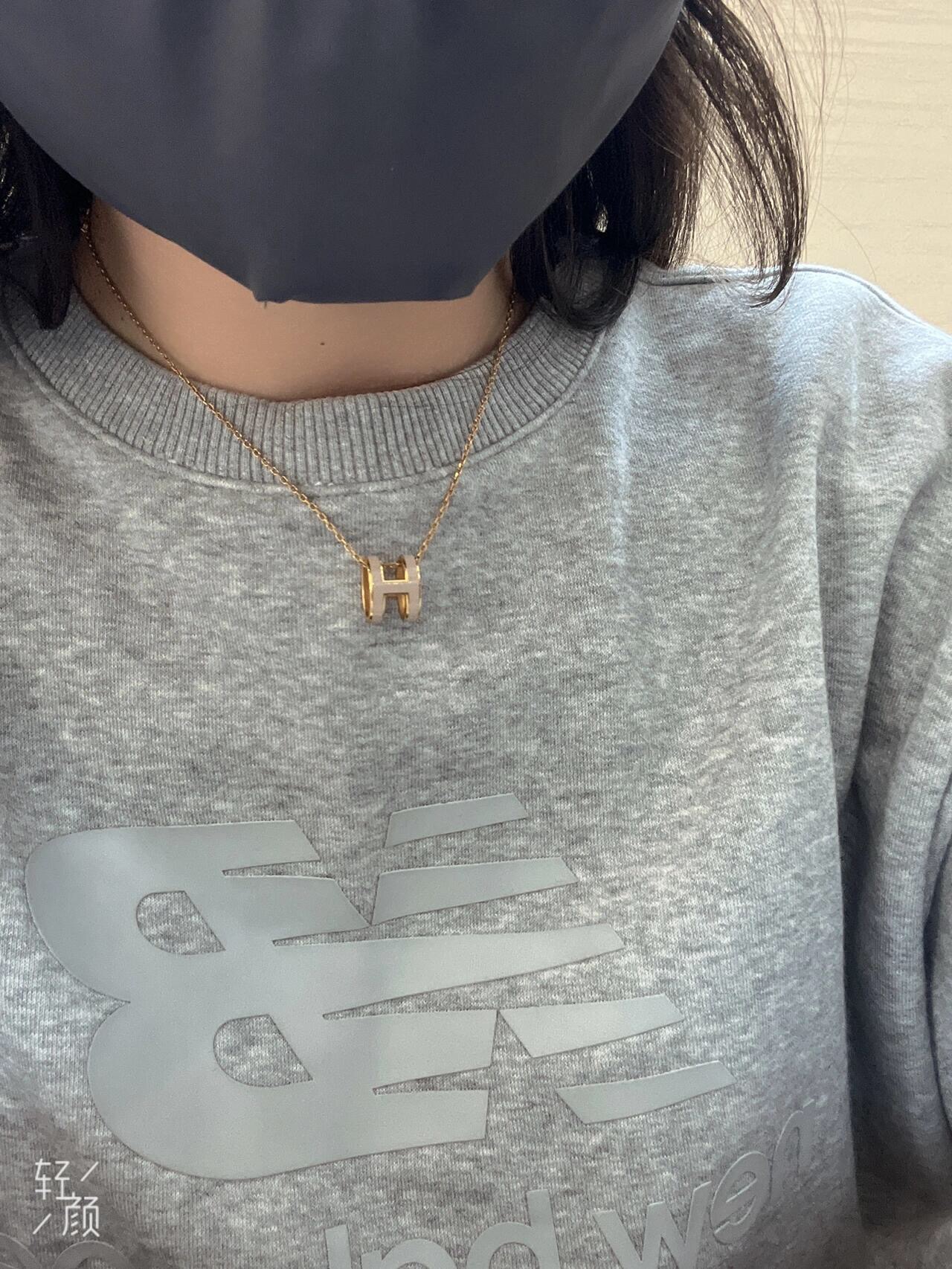 【He@mes爱马仕最新款🆕🆕玫瑰金大号大象灰色H项链】一致官网黄铜材质，非常的上镜‼️设计很特别值得入