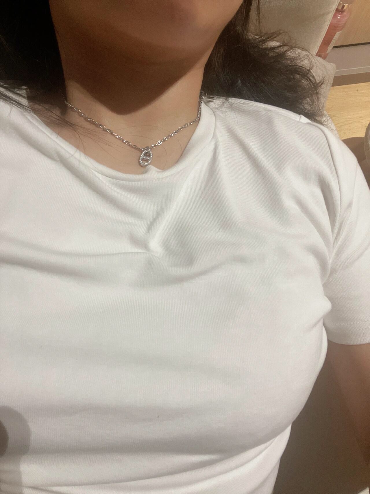 【He@mes爱马仕最新款🆕🆕金色镶钻猪鼻子项链】一致官网黄铜材质，非常的上镜‼️设计很特别值得入手。高