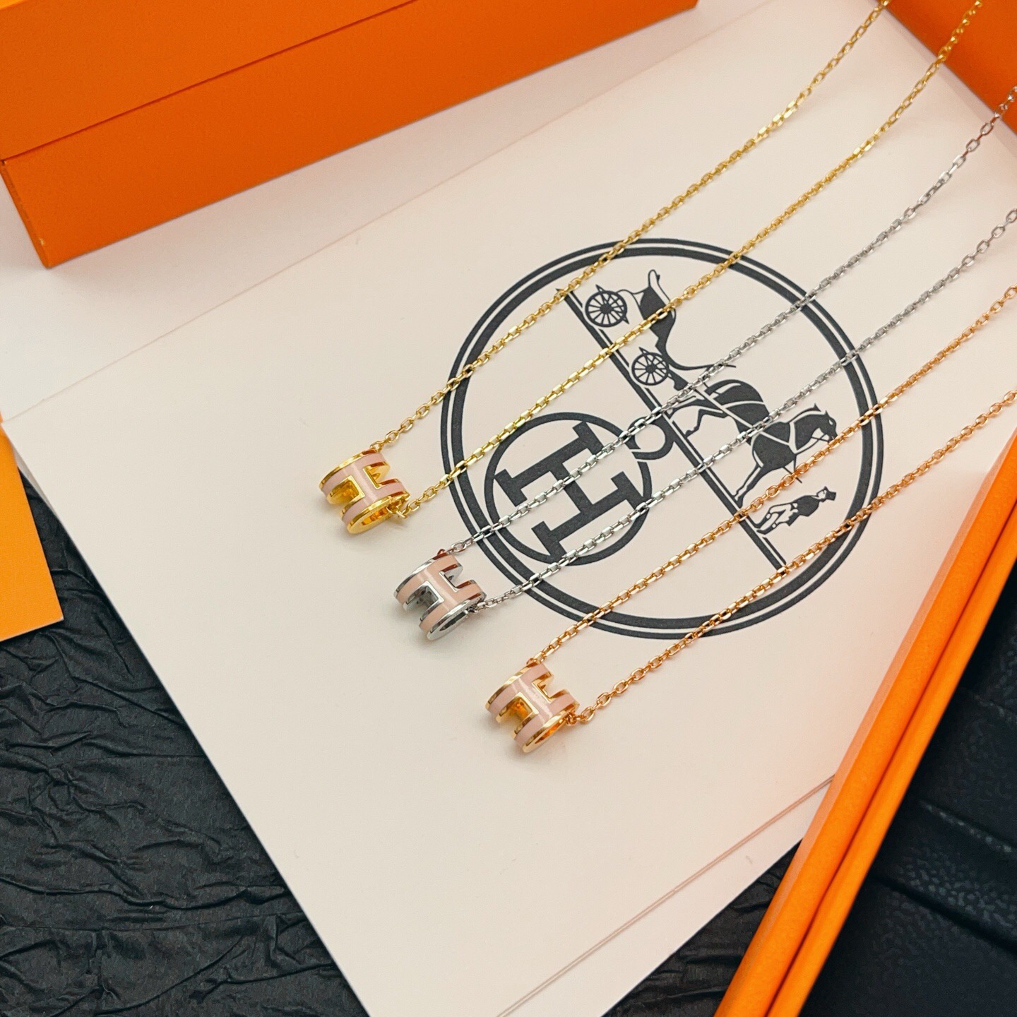 Hermès Haute Joaillerie Fine Jewelry Earrings Necklace Ring Ref 8