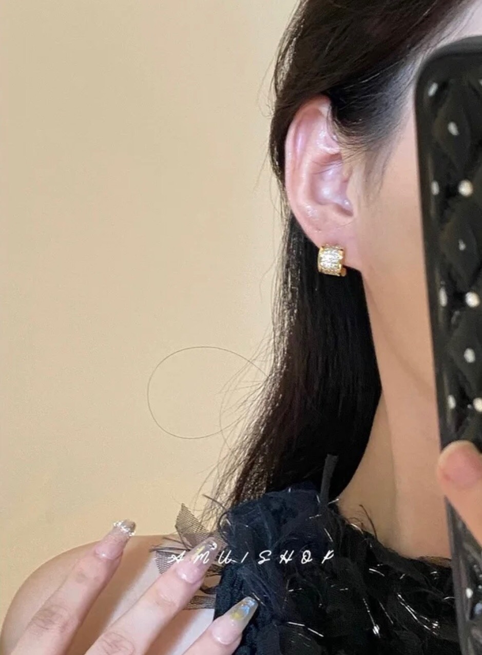 BE042金色BE043玫瑰金BE044银色【BVLGARI宝格丽最新款🆕🆕三色满钻小半圆耳钉】一致官网