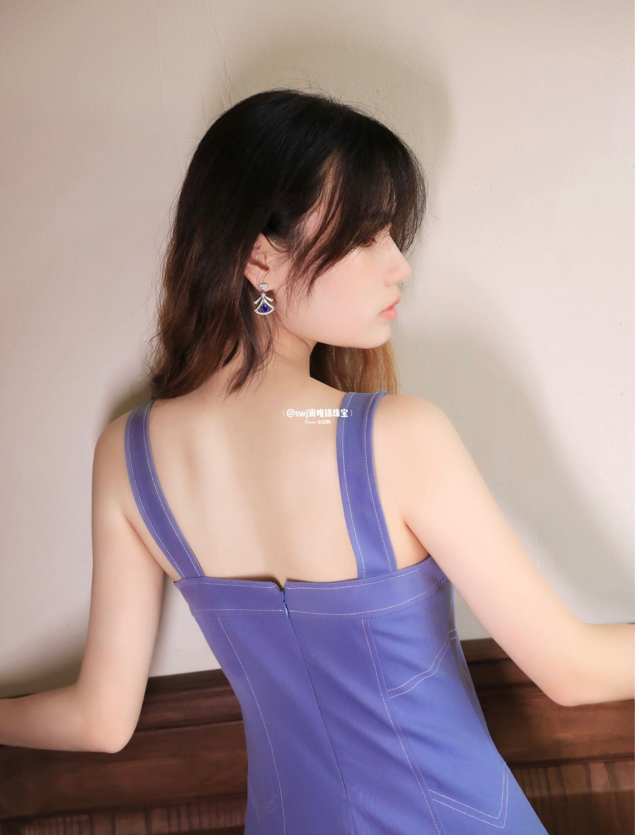 【BVLGARI宝格丽最新款🆕🆕玫瑰金满钻小号蓝色扇子耳钉】一致官网黄铜材质，非常的上镜‼️设计很特别值