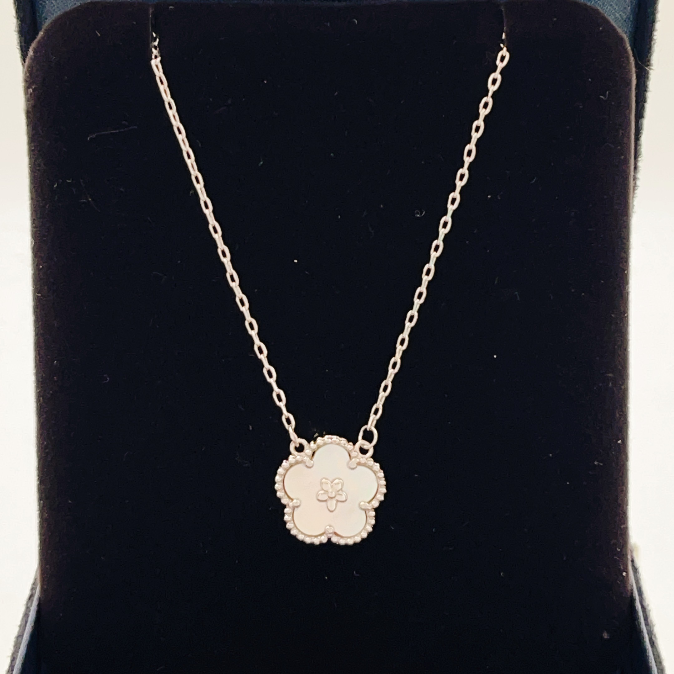 Van Cleef Arpels Alhambra necklace silver white gold white mother of pearl 42cm