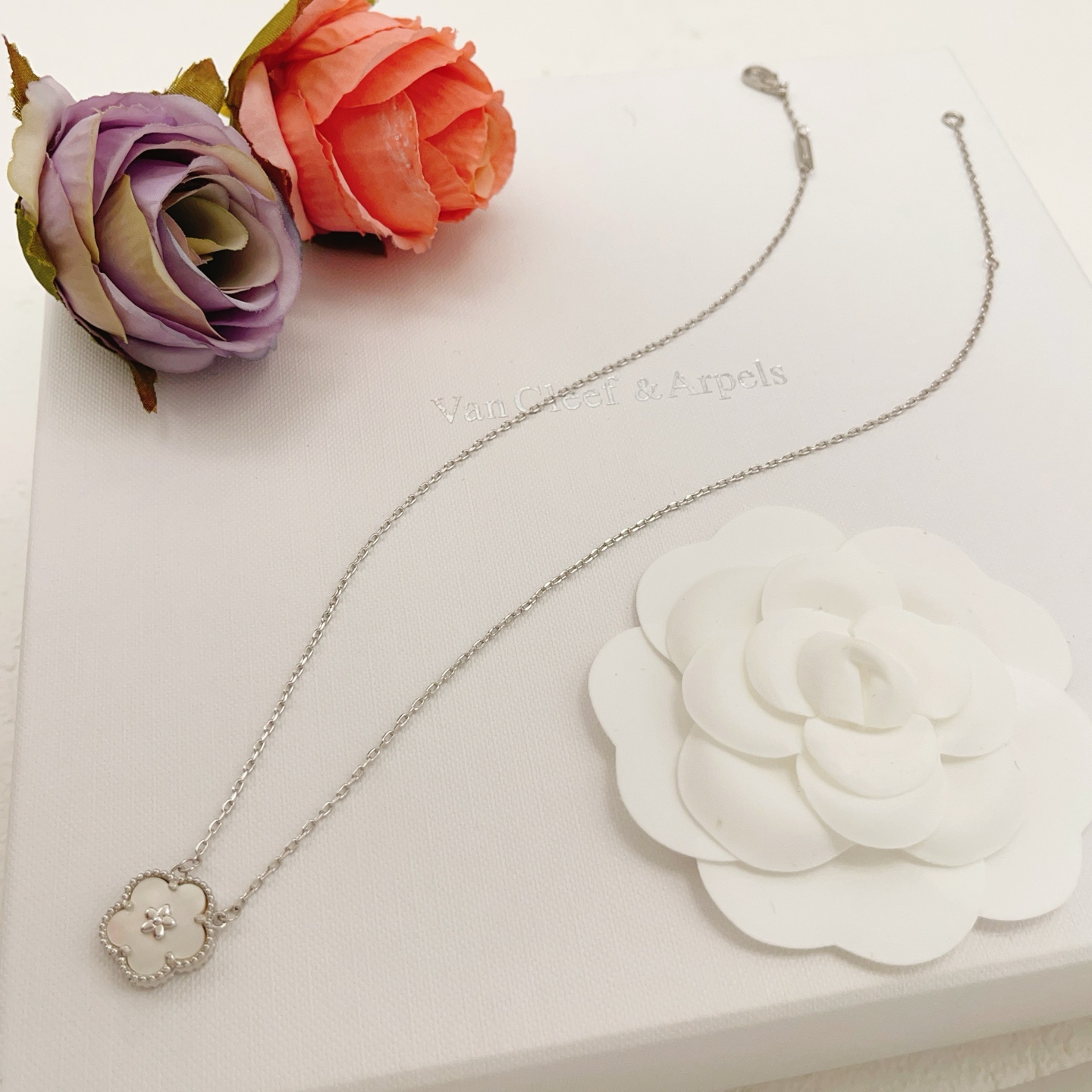 Van Cleef Arpels Alhambra necklace silver white gold white mother of pearl 42cm