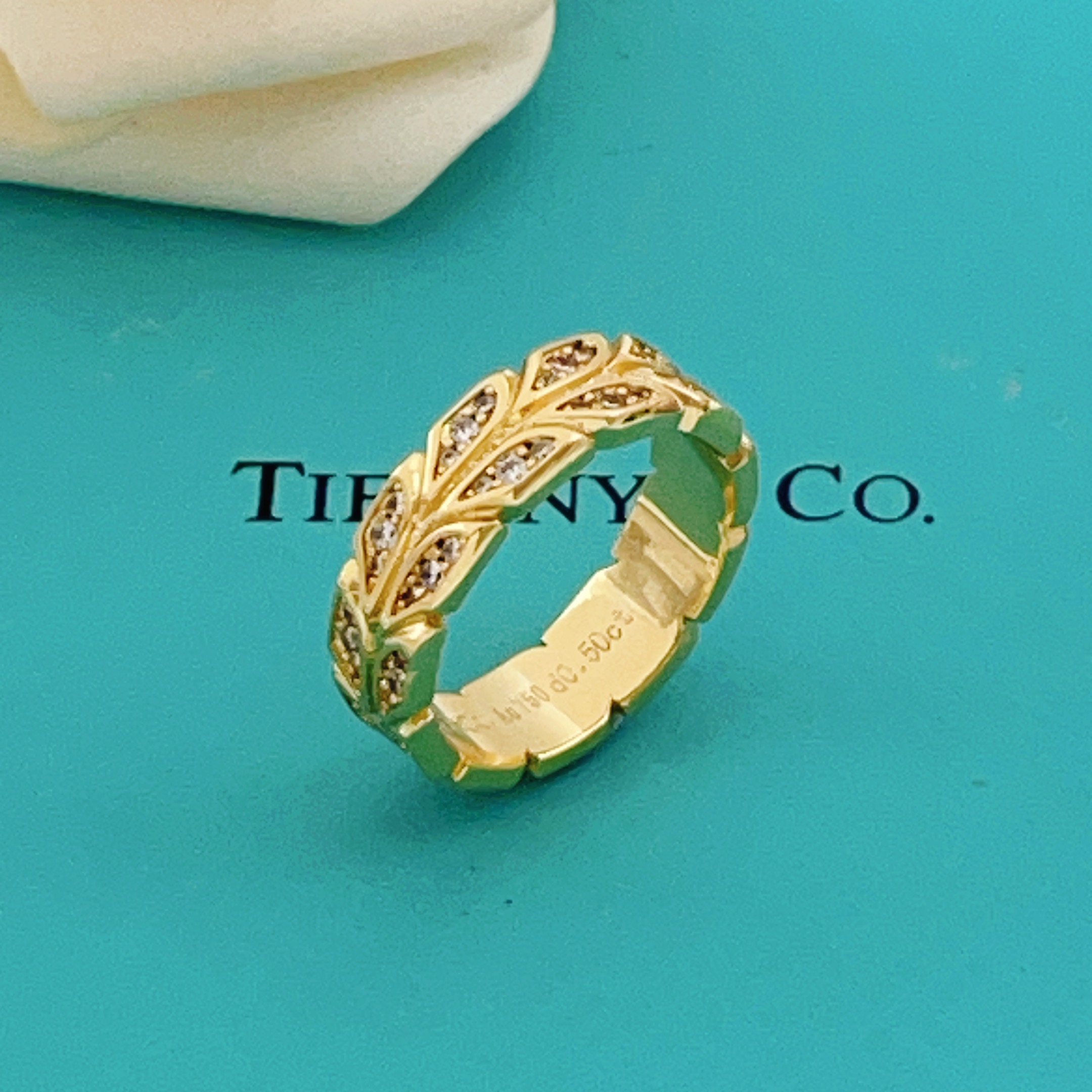 尺寸:6，7，8 码【Tiffany*帝芙尼最新款🆕🆕金色镶钻叶片戒指】一致官网黄铜材质，非常的上镜‼️