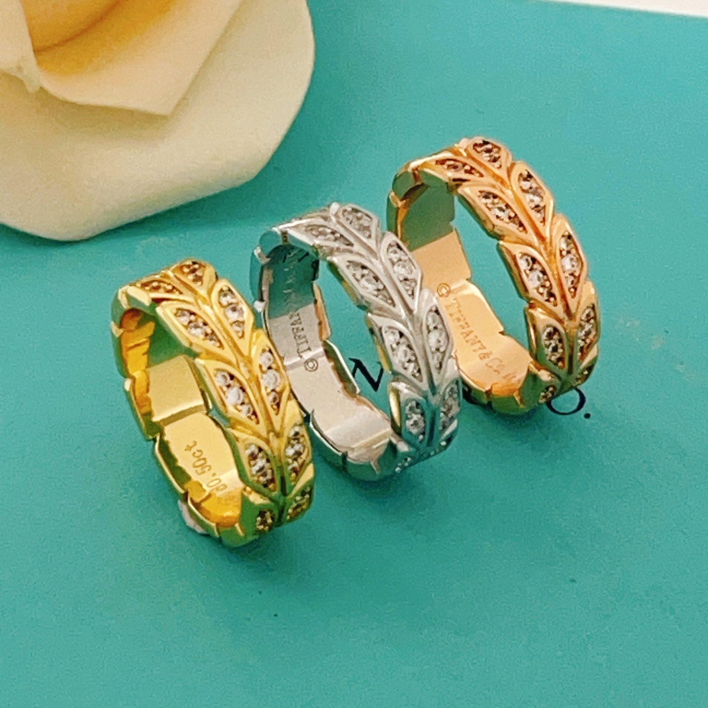 尺寸:6，7，8 码【Tiffany*帝芙尼最新款🆕🆕金色镶钻叶片戒指】一致官网黄铜材质，非常的上镜‼️