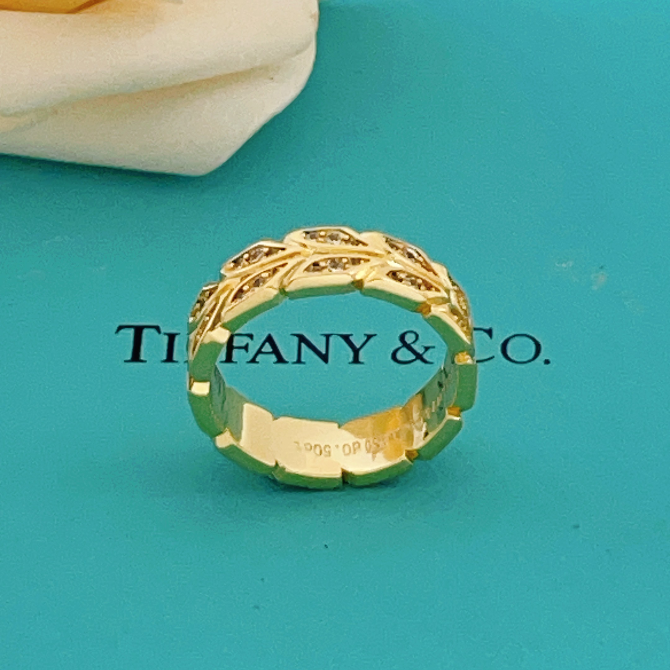 尺寸:6，7，8 码【Tiffany*帝芙尼最新款🆕🆕金色镶钻叶片戒指】一致官网黄铜材质，非常的上镜‼️
