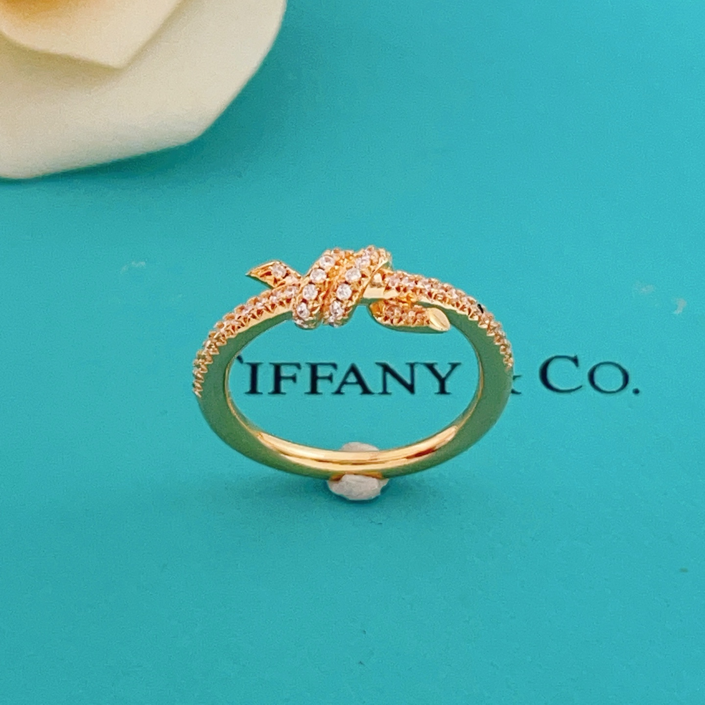 尺寸码数:6.7.8码【Tiffany*帝芙尼最新款🆕🆕玫瑰金镶钻绳结戒指】一致官网黄铜材质，非常的上镜
