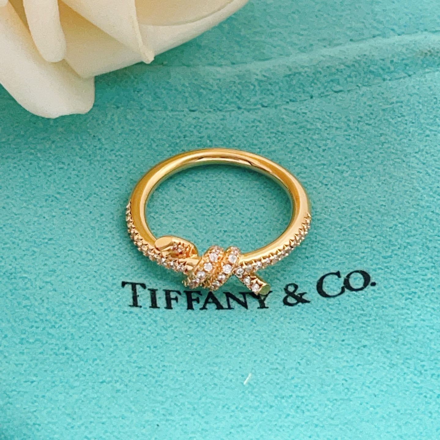 尺寸码数:6.7.8码【Tiffany*帝芙尼最新款🆕🆕玫瑰金镶钻绳结戒指】一致官网黄铜材质，非常的上镜