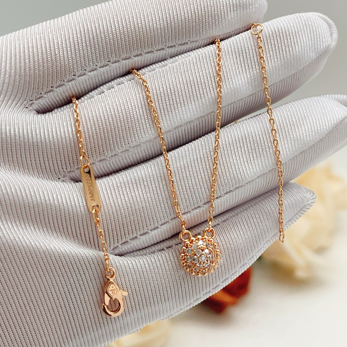 Van Cleef Arpels Perlee Couleurs necklace Rose gold with clear diamond pave 42cm