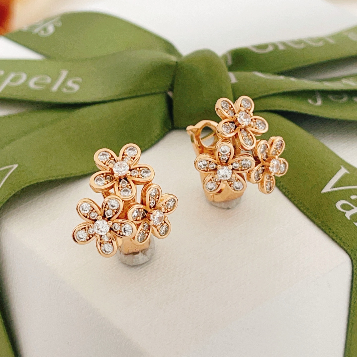Van Cleef Arpels Socrate earrings 18k rose gold clear diamond 12mm width
