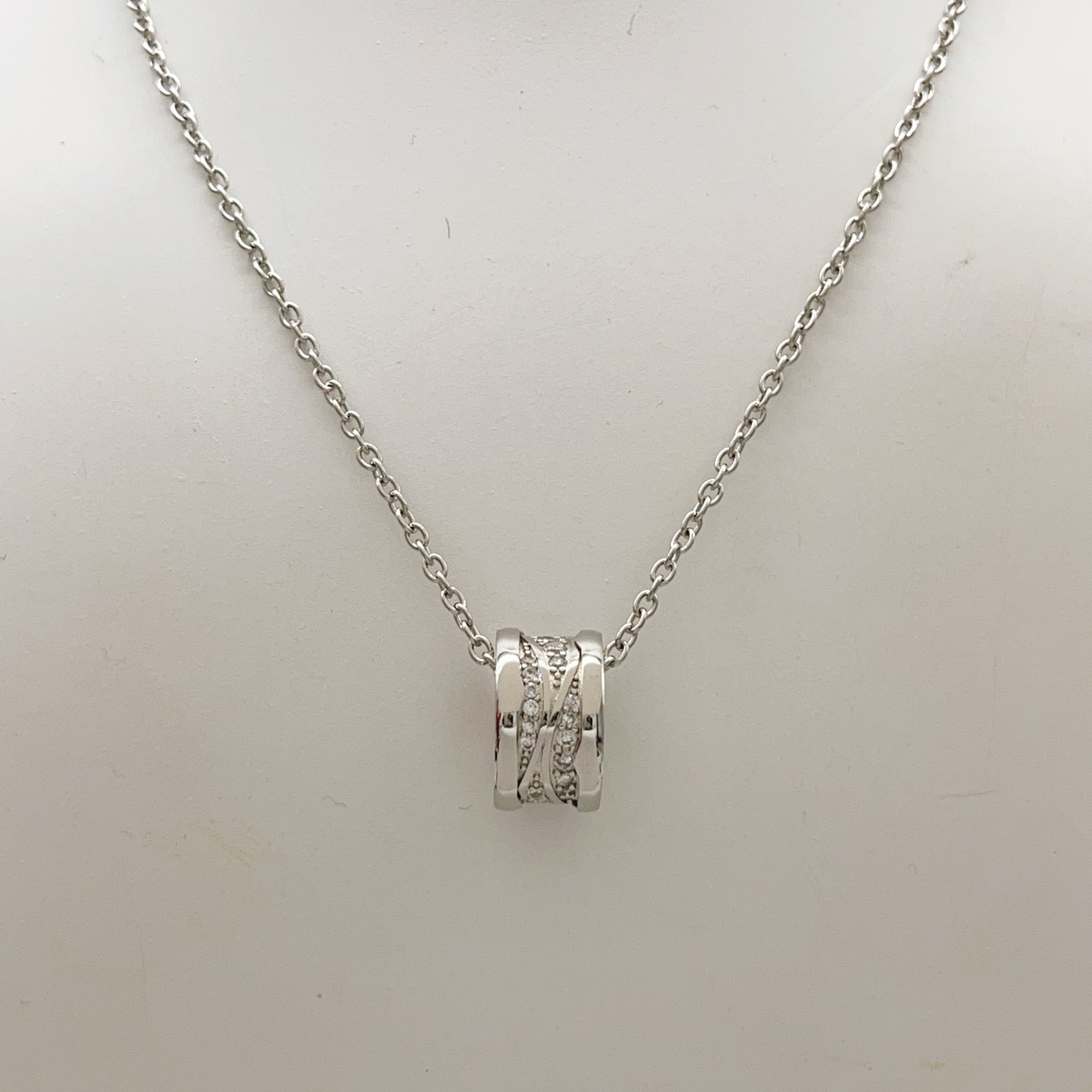Bvlgari B zero1 necklace silver-toned metal with clear pave diamonds 40-45cm adjustable