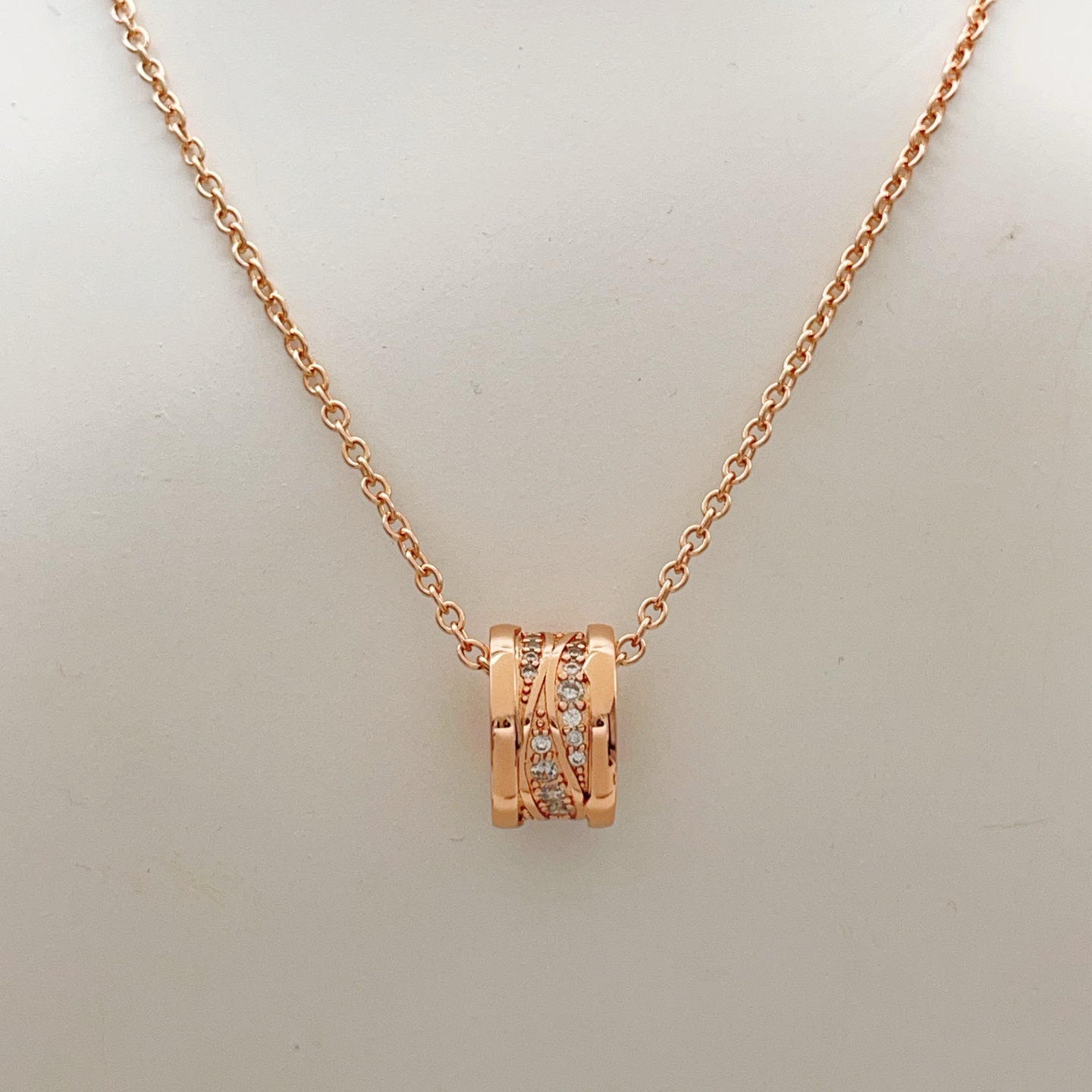 Bvlgari B zero1 necklace Rose gold with clear diamond pave accents 40-45cm adjustable