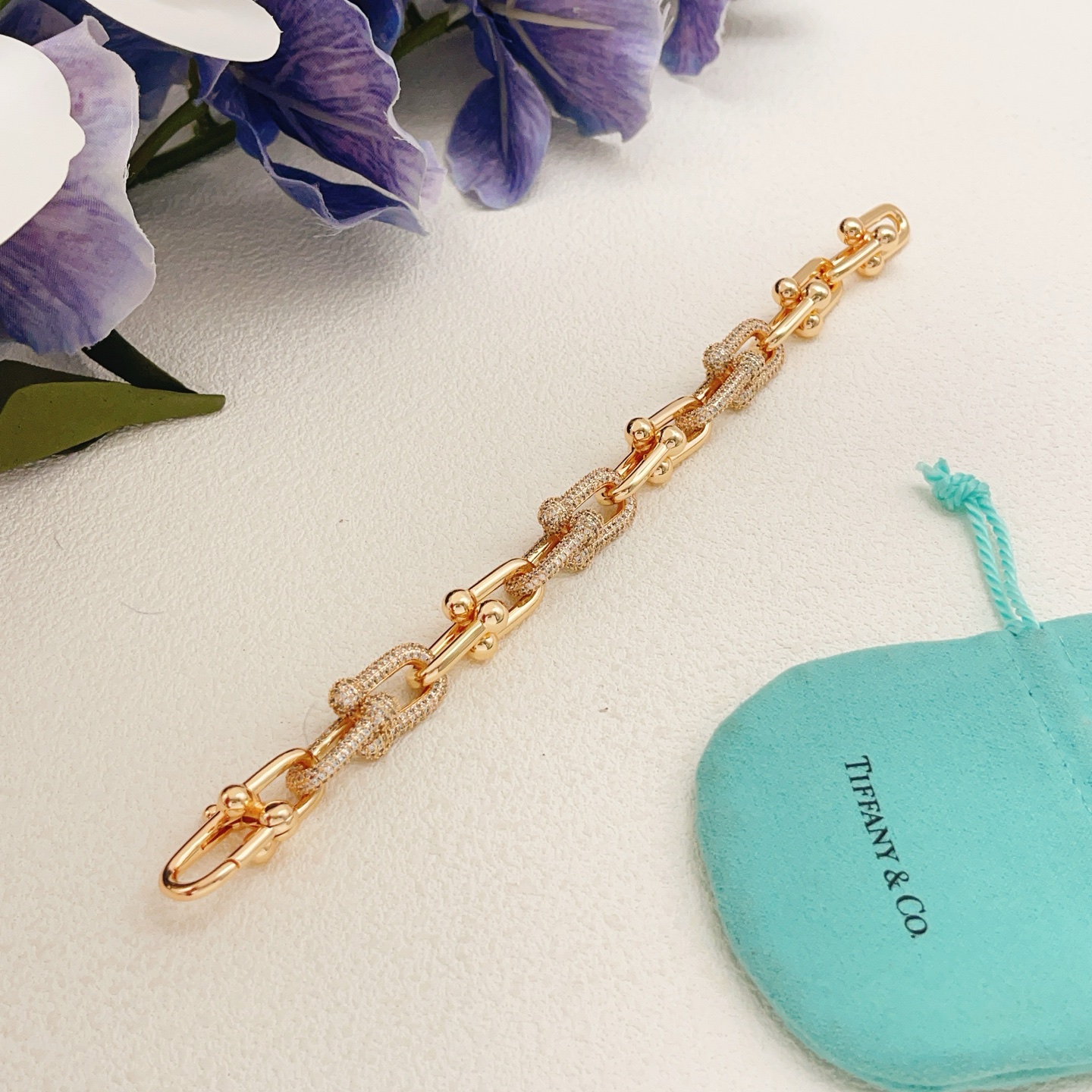 【Tiffany*帝芙尼最新款🆕🆕玫瑰金镶钻马蹄手链】一致官网黄铜材质，非常的上镜‼️设计很特别值得入手高级手工坊系列