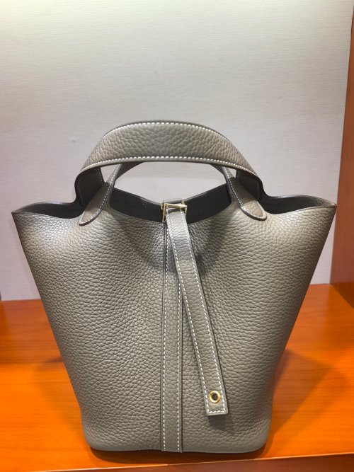 Hermès Picotin Lock 18cm Bucket Bag, TC Leather, Elephant Gray, Gold Hardware 1 Hermès Picotin Lock 18cm Bucket Bag, TC Leather, Elephant Gray, Gold Hardware