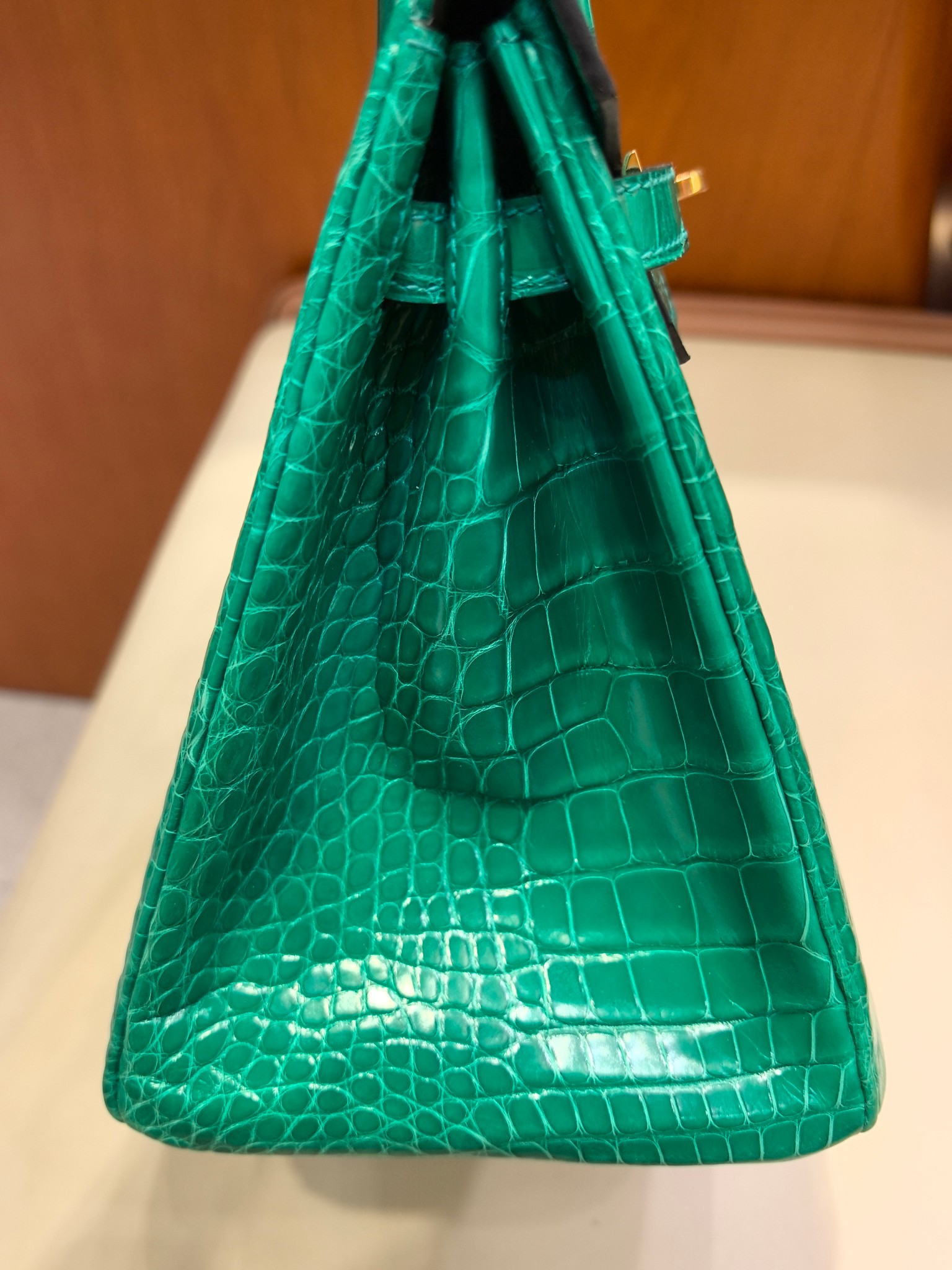 Hermès Birkin 25 Alligator Emerald Green Gold Hardware Handbag 6 a1750593504423 7077