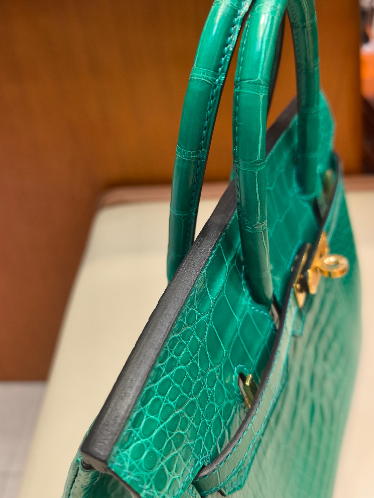 Hermès Birkin 25 Alligator Emerald Green Gold Hardware Handbag 7 a1750593506381 7332