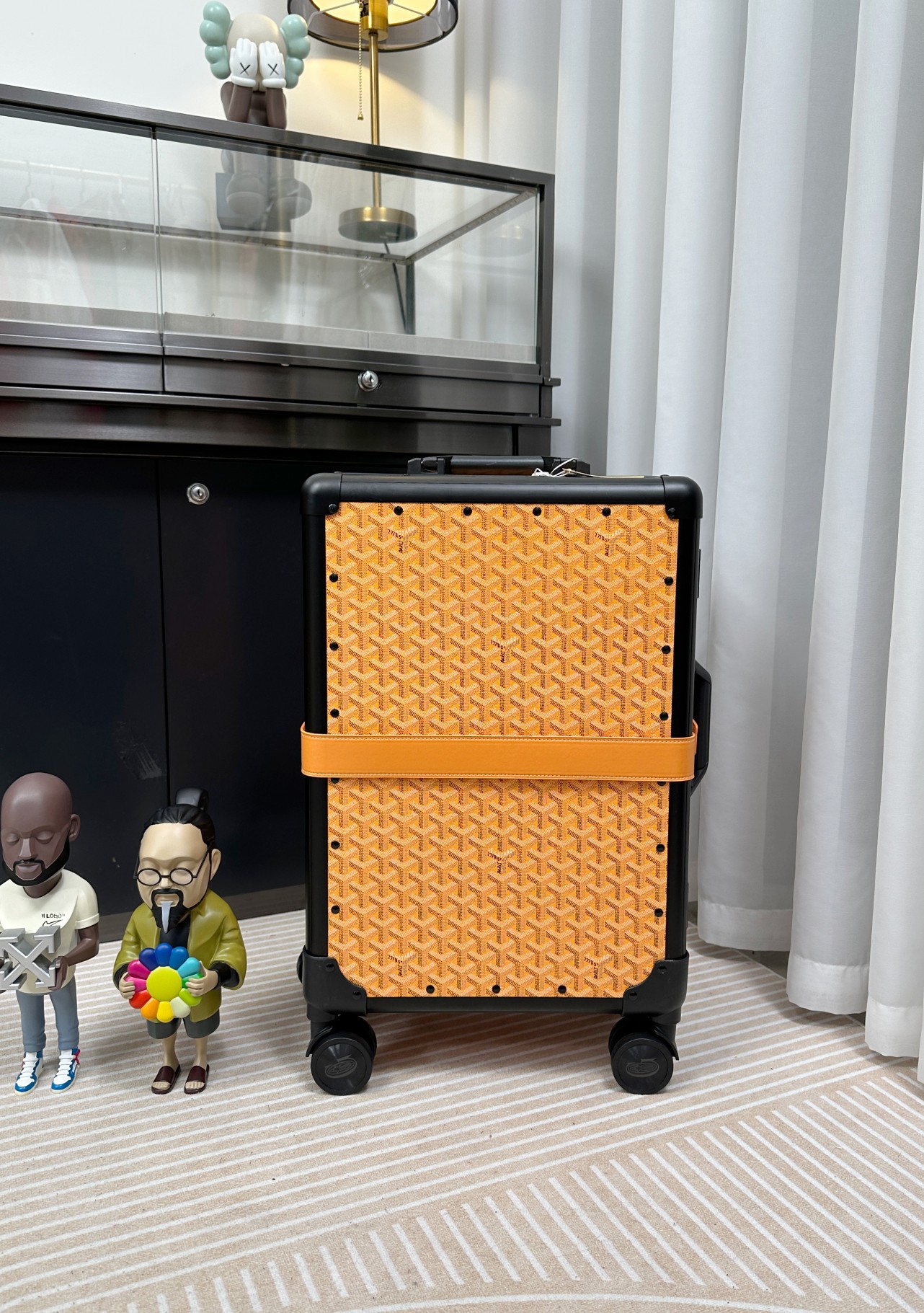 NO:269898,Goya Goyard suitcase/trolley case has another new fashion favorite. This retro trolley has its own unique fashion and capable style, and all its strength and appearance are online!  The iconic printed pattern is equipped with aluminum frame, stylish and durable. 20-inch/boarding case (length, width and height 37×21×57),19860909戈雅 Goyard 行李箱/拉杆箱 又来一组时尚新宠,这种复古形的拉箱有自己独特的一种时尚干练风,实力颜值都在线盘他！标志性的印花图案配铝框,时尚又耐用. 20寸/登机箱（长宽高37×21×57）,,luggage