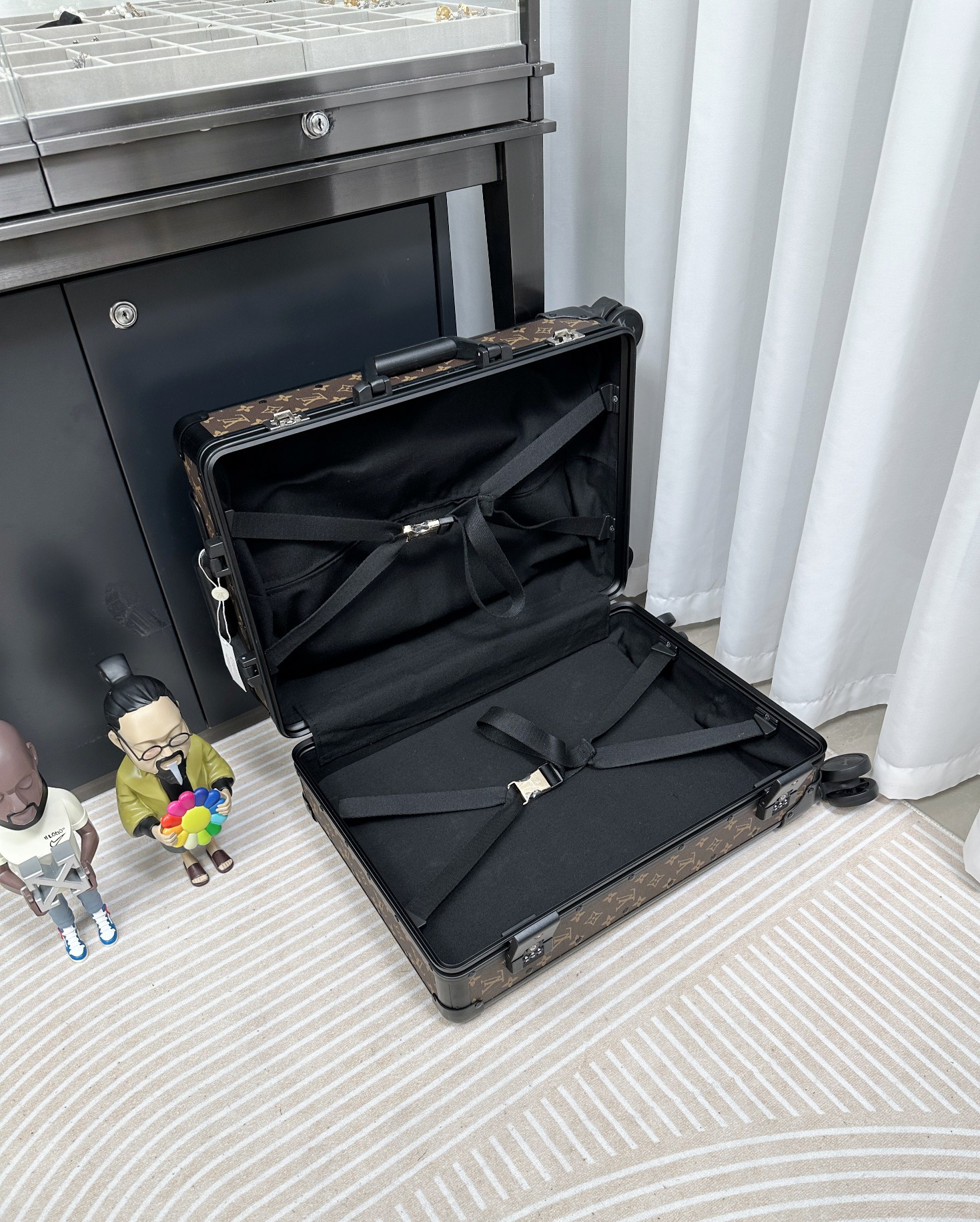 Louis Vuitton Rolling Luggage - Comprehensive 9