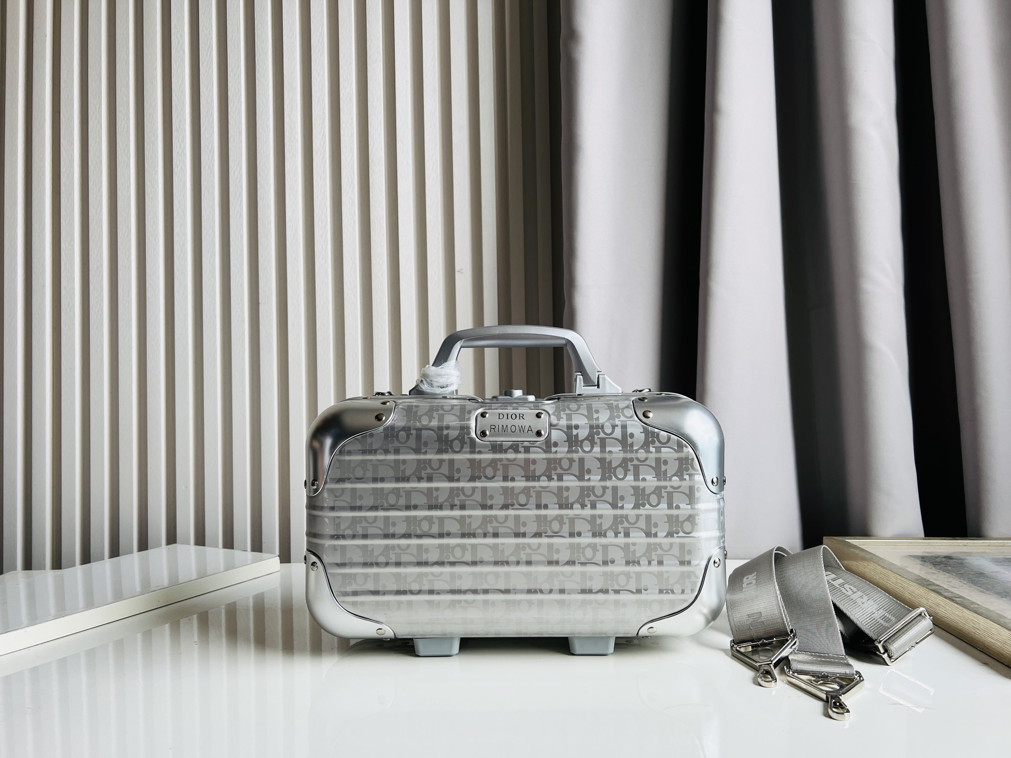 Dior dior 男包 Dior手提箱下单型号：H0214寸3500
