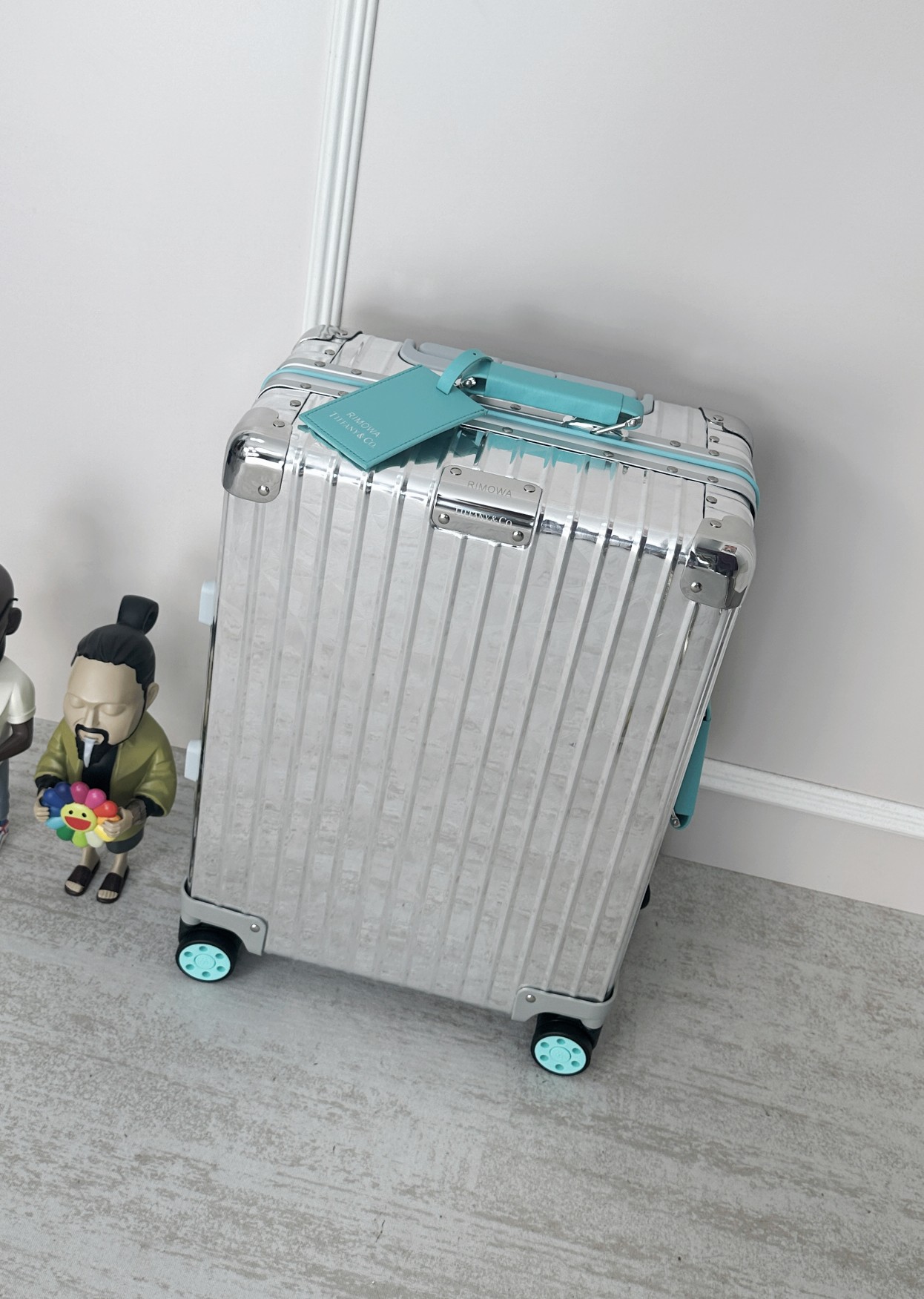 NO:269710,The latest model of rimowa X TIFFANY, the official website is even hard to find. blue main color registration box,19860909rimowa X TIFFANY最新款,官网更是一件难求.blue主色登记箱,,luggage