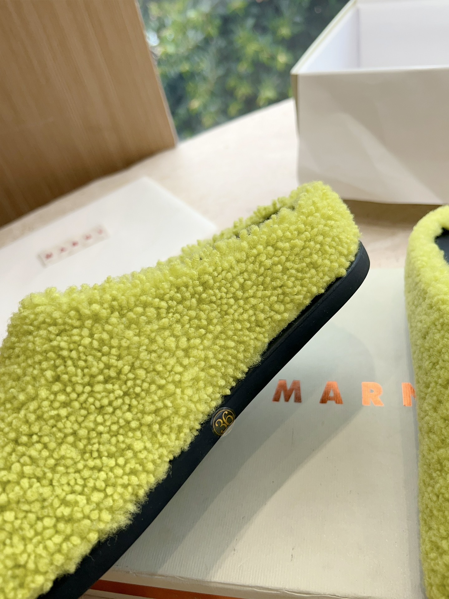 New 2023 Mani Lambskin Sandals: Stylish, Red, and Comfortable! - 图片 8