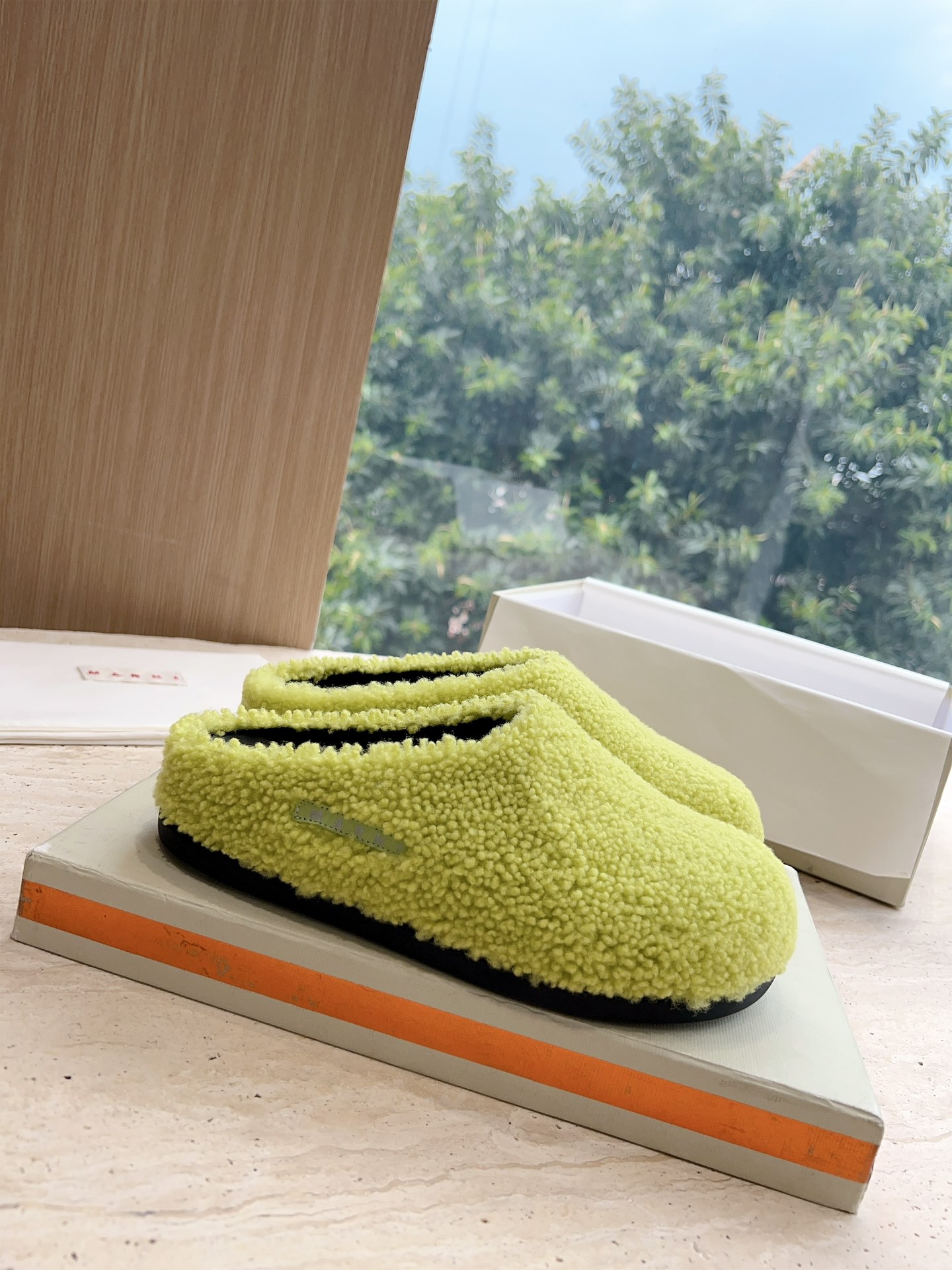 New 2023 Mani Lambskin Sandals: Stylish, Red, and Comfortable! - 图片 6