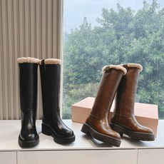 现货供应缪缪MiuMiuG长筒靴保暖靴雪地靴 秋冬新款朋克风羊毛机车靴全球限量款😎闭眼可入,年度可以封神的战靴朋克风满满 现货供应缪缪MiuMiuG长筒靴保暖靴雪地靴 秋冬新款朋克风羊毛机车靴全球限量款😎闭眼可入,年度可以封神的战靴朋克风满满