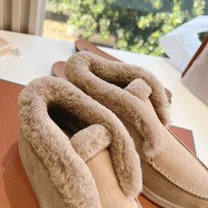 专柜原单品质G219Loro Pian*现货供应经典爆款lp顶级版本 英伦流苏平底毛毛乐福鞋 原来这就是传说走两万步都不 专柜原单品质G219Loro Pian*现货供应经典爆款lp顶级版本 英伦流苏平底毛毛乐福鞋 原来这就是传说走两万步都不