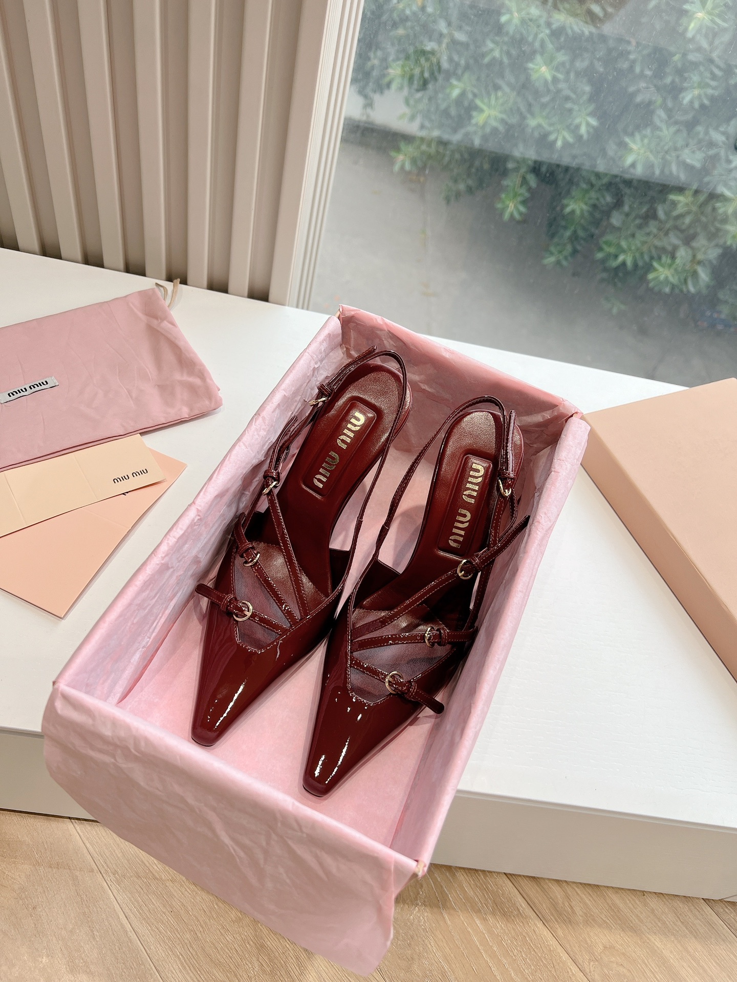 MiuMiu High Heel Pumps Sandals Single Layer Shoes 2023 Replica Wholesale Cheap Sales Online
 Openwork Patent Leather Sheepskin Spring/Summer Collection