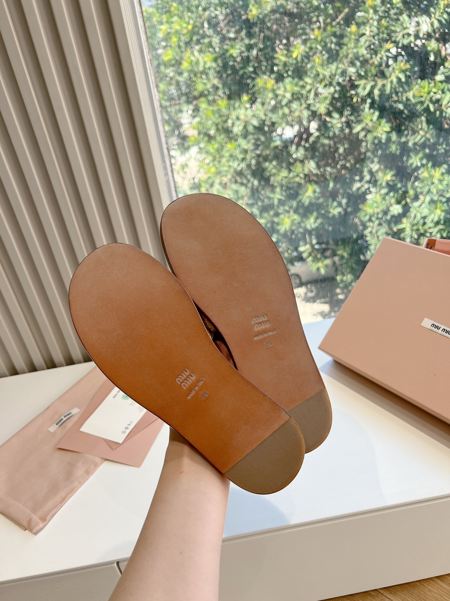 🌾G042独家上新Miu Miu2014平底编织字母平底拖Zp开发 原版拆卸 对版缪缪字母秒杀市面版本 