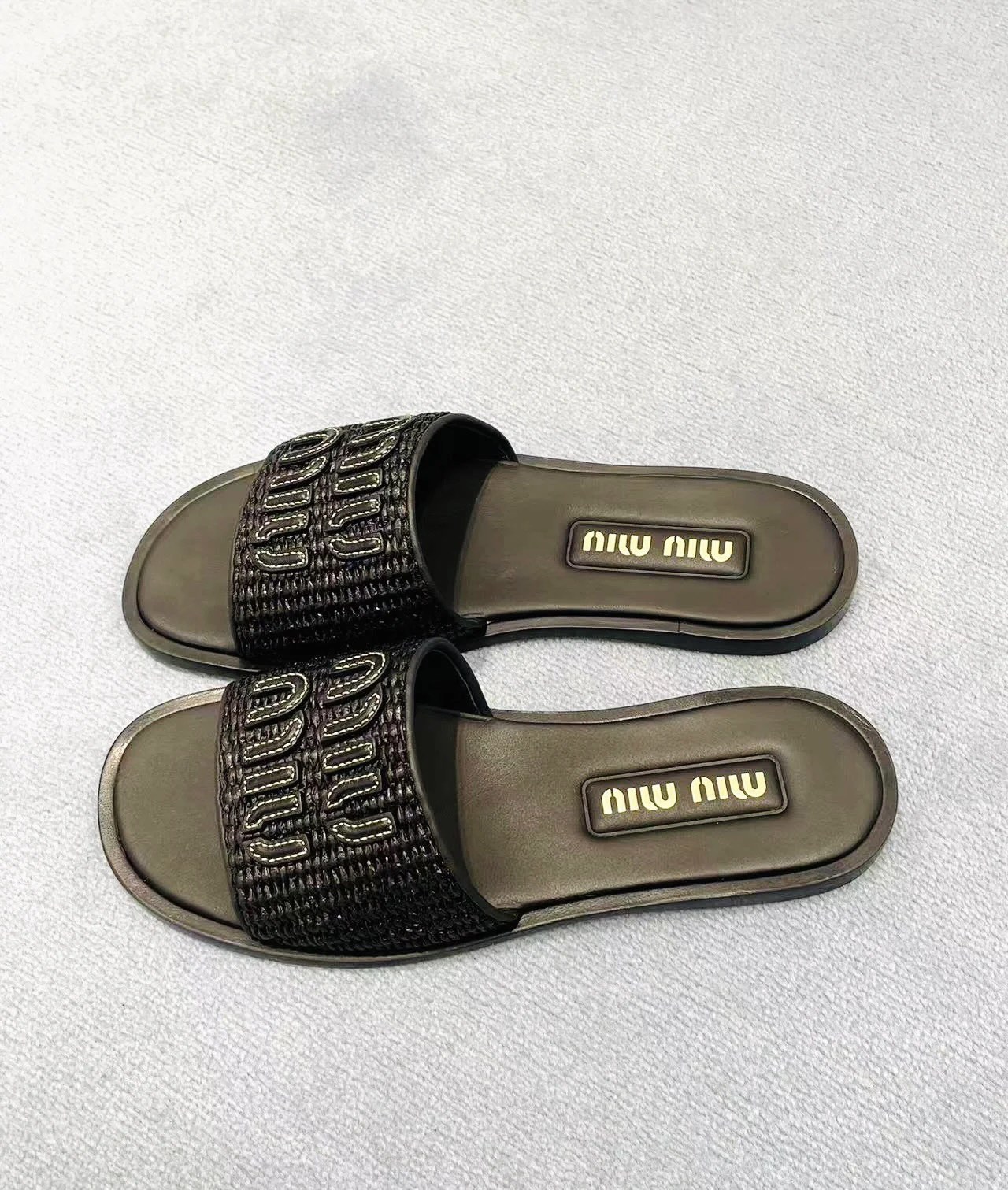 🌾G042独家上新Miu Miu2014平底编织字母平底拖Zp开发