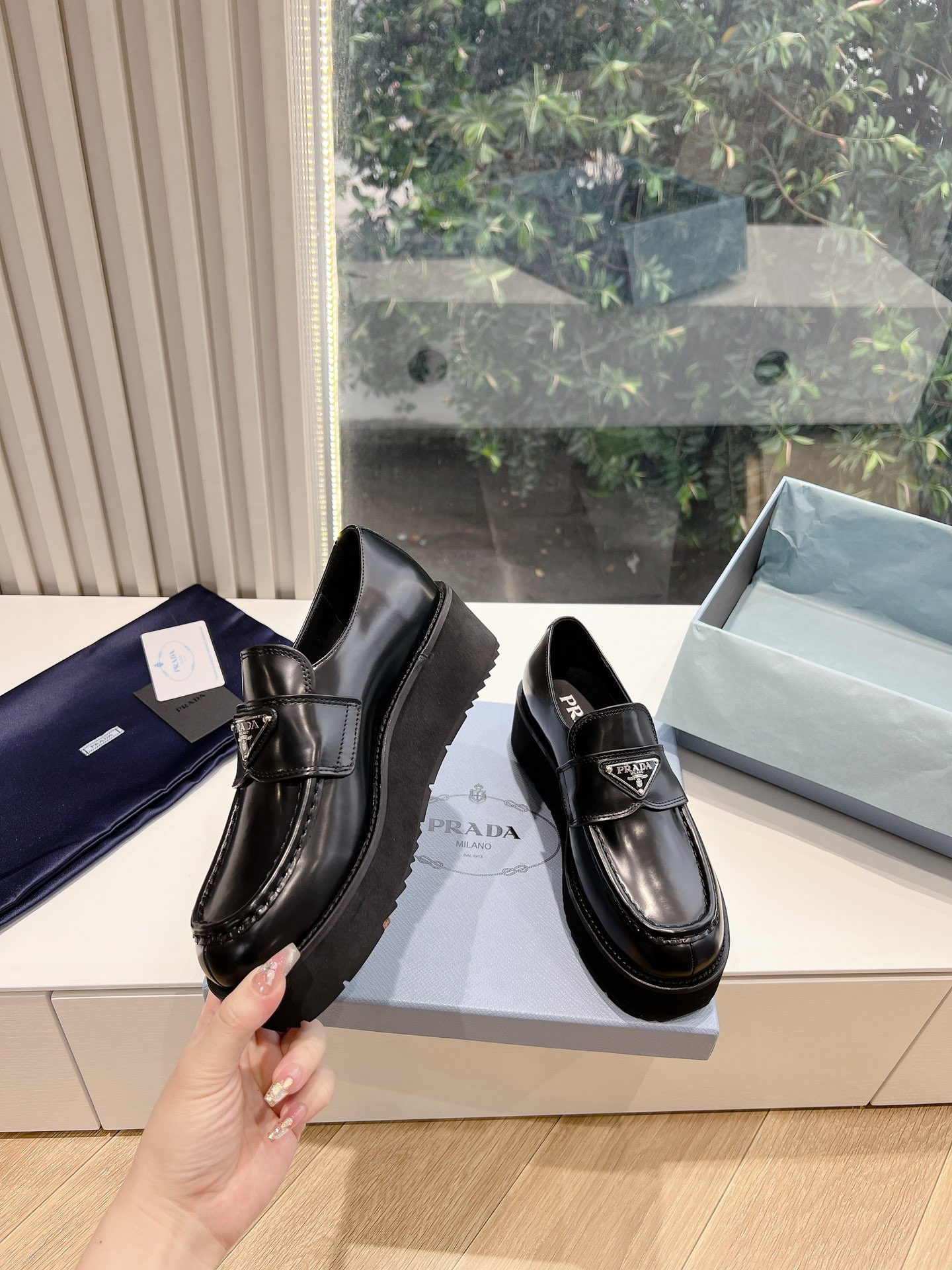 Prada Classic Luxury Leather Shoe Loafer Ref.94837377 5