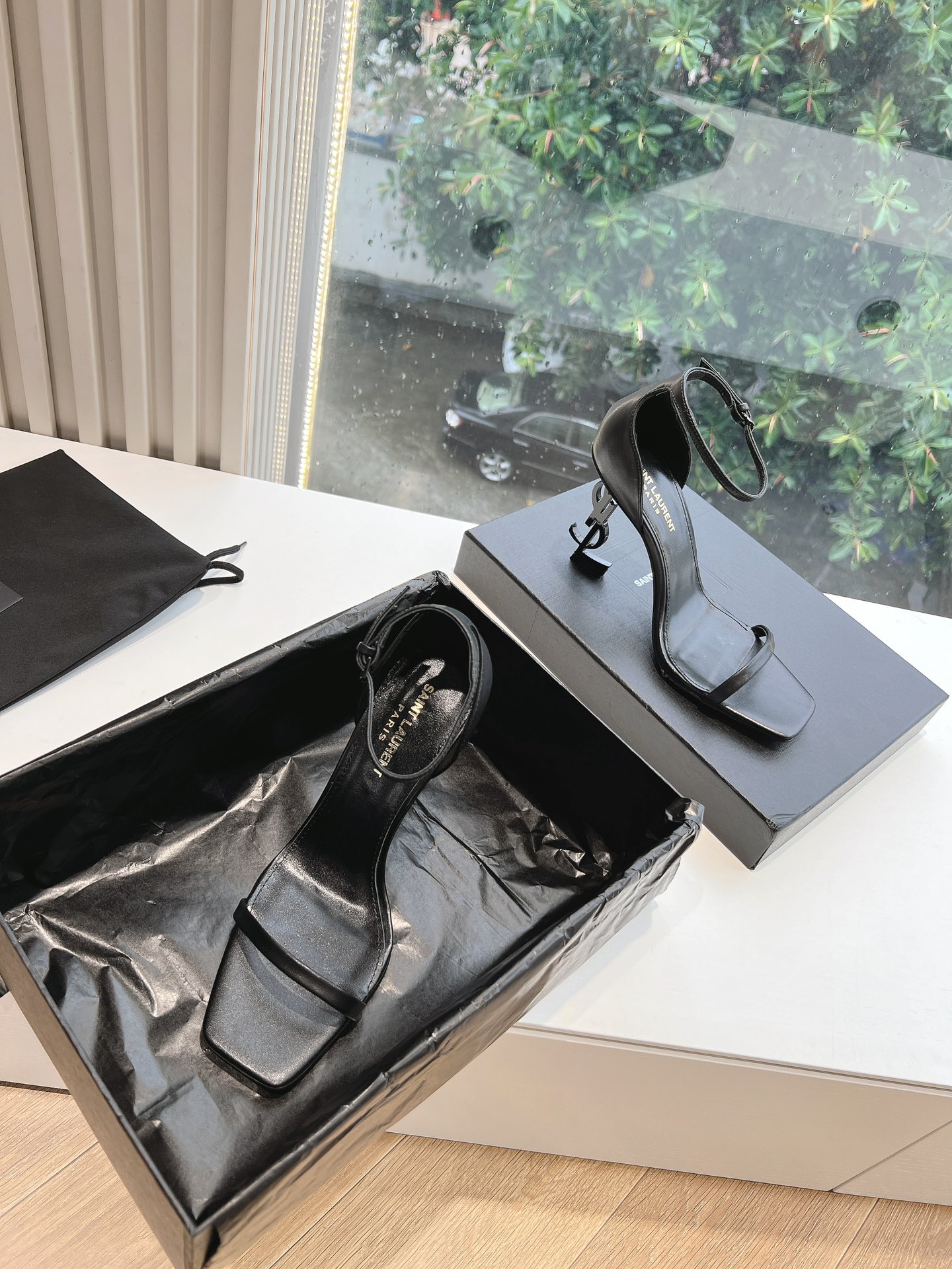p Top quality SaintLaurentSaint Laurent Lee metal diamond chain heelsSister